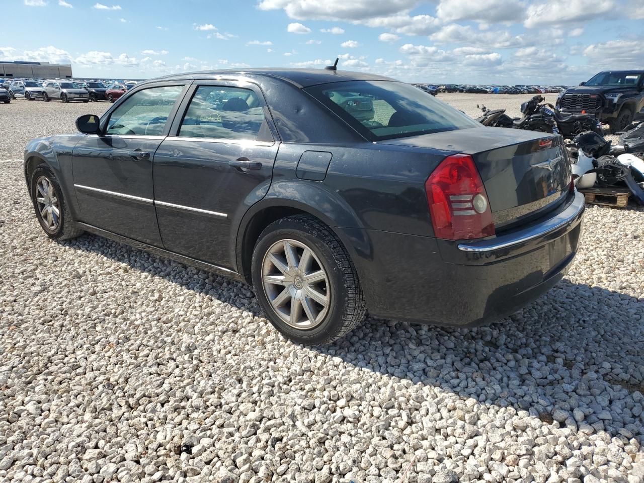 Photo 1 VIN: 2C3KA33G98H140057 - CHRYSLER 300 