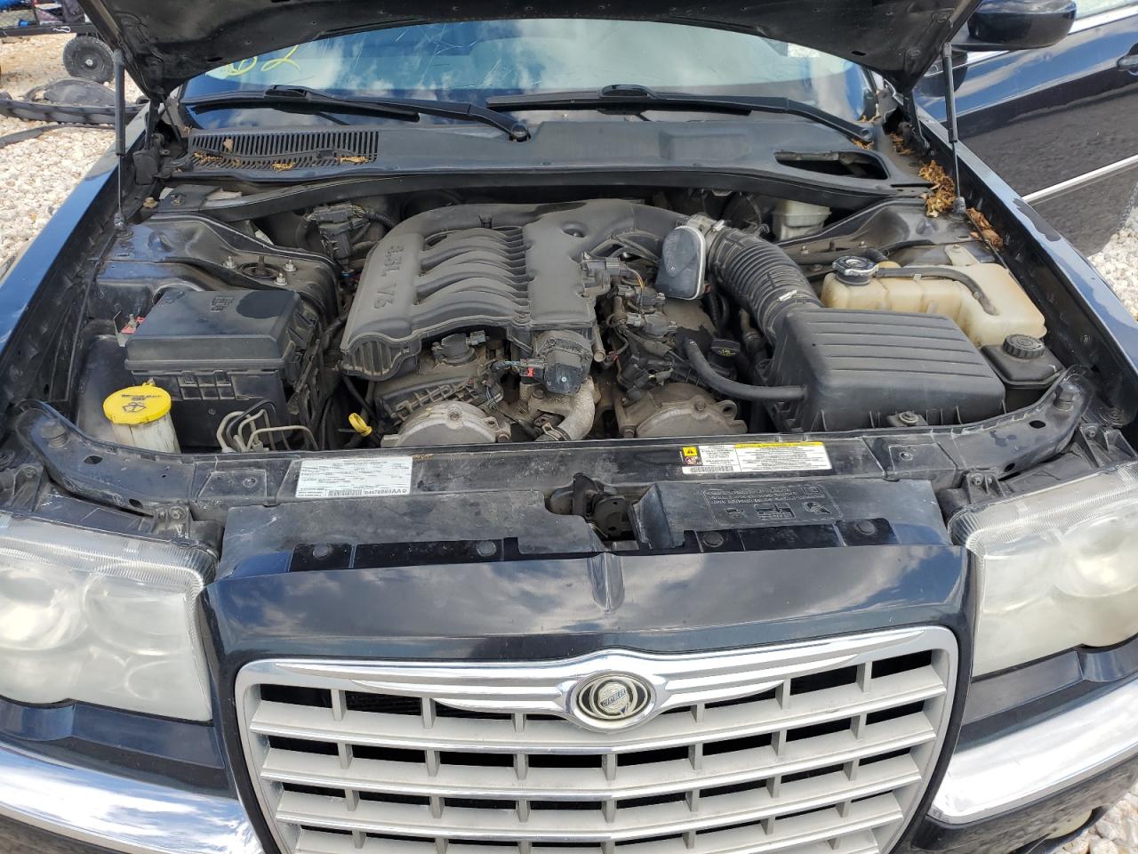 Photo 10 VIN: 2C3KA33G98H140057 - CHRYSLER 300 