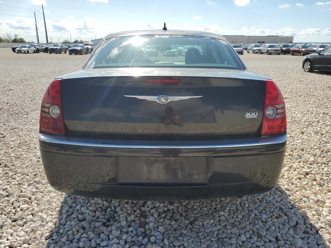 Photo 5 VIN: 2C3KA33G98H140057 - CHRYSLER 300 