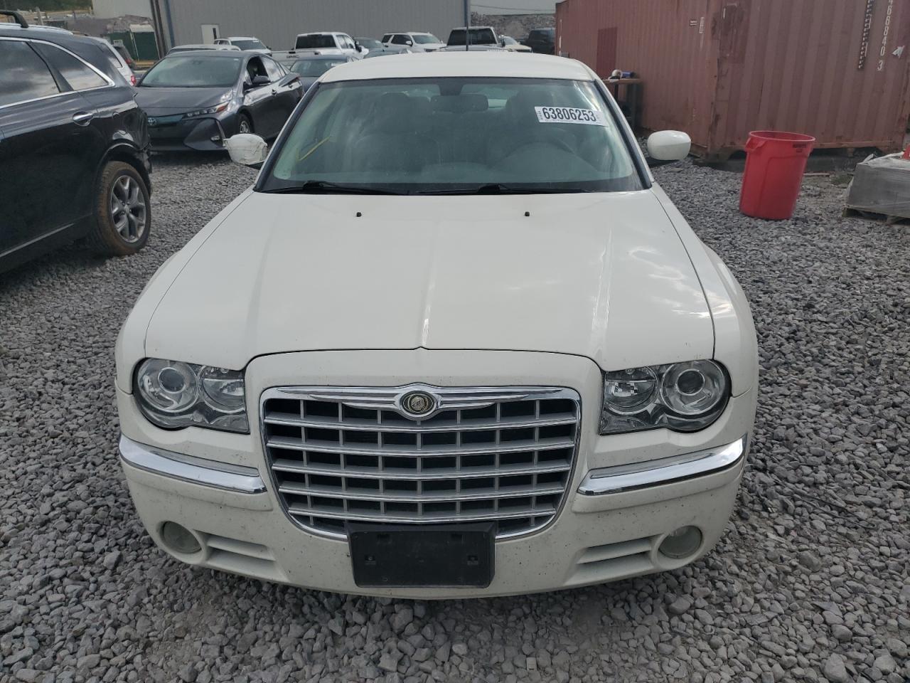 Photo 4 VIN: 2C3KA33G98H284370 - CHRYSLER 300 