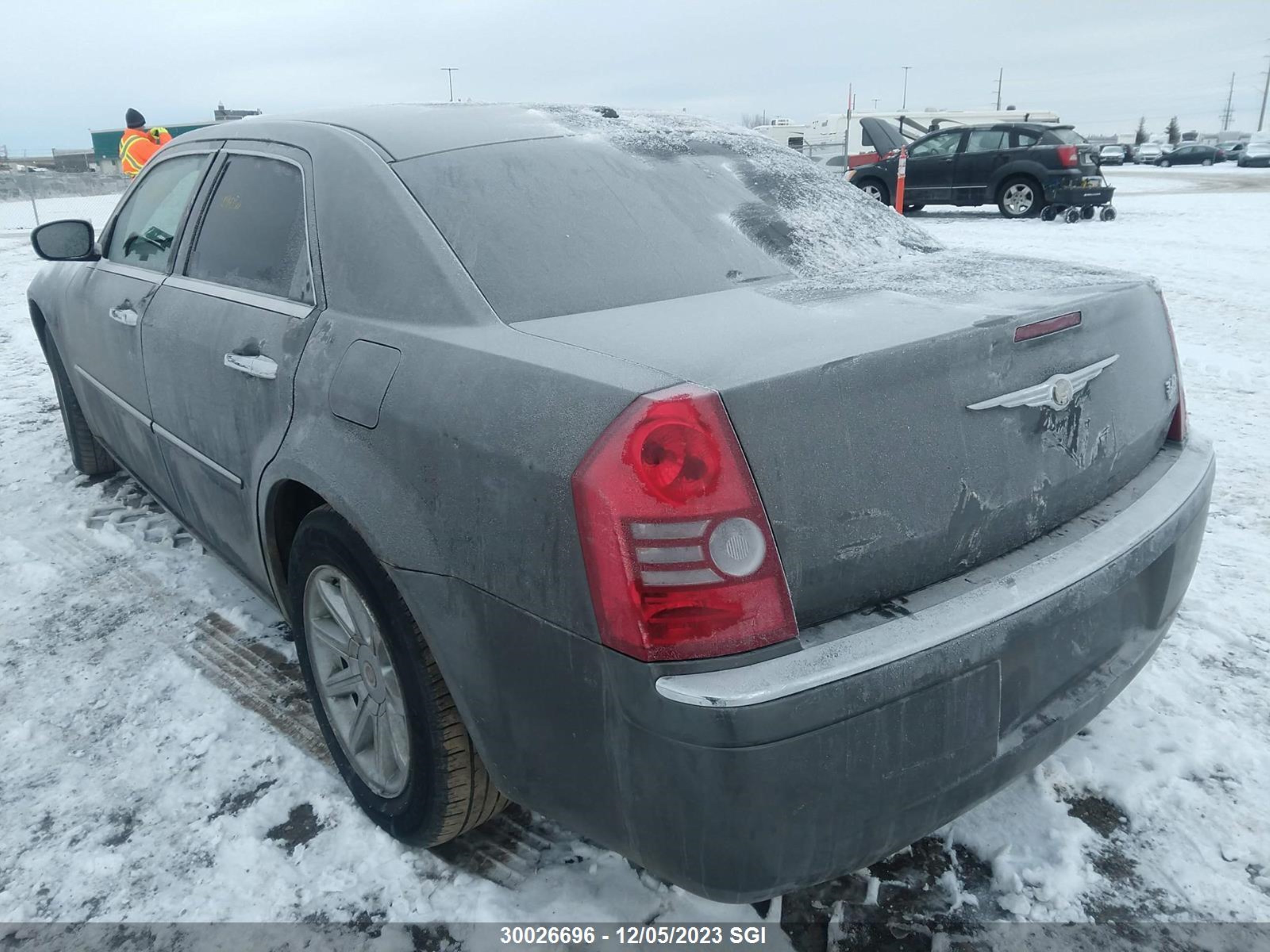 Photo 2 VIN: 2C3KA33V39H570750 - CHRYSLER 300 