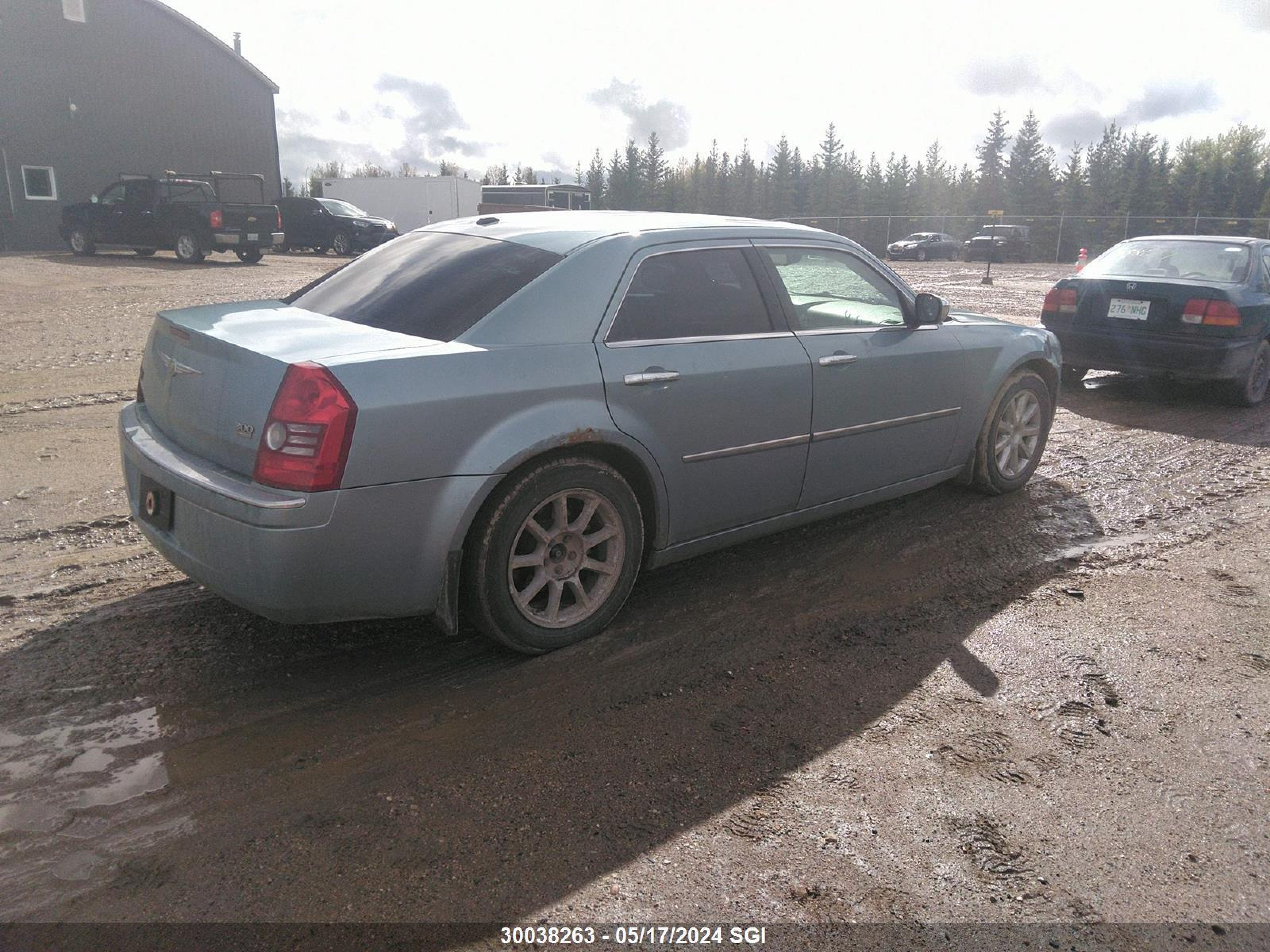 Photo 3 VIN: 2C3KA33V99H587794 - CHRYSLER 300 