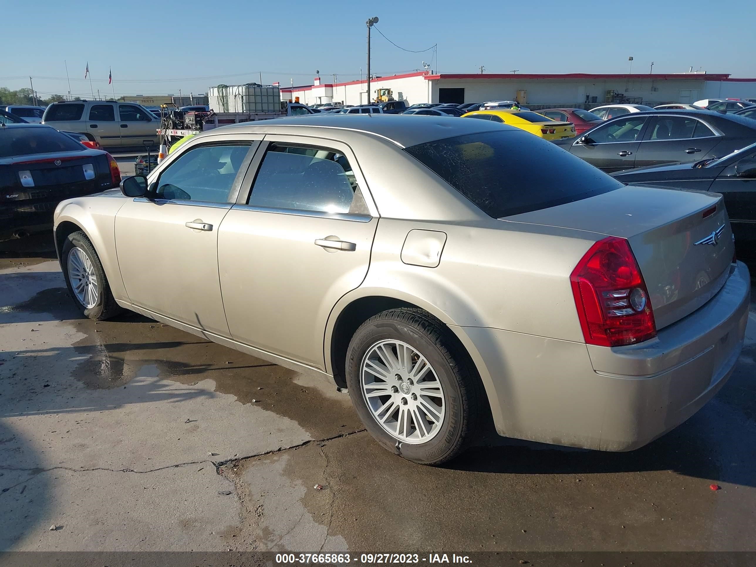 Photo 3 VIN: 2C3KA43D19H529224 - CHRYSLER 300 