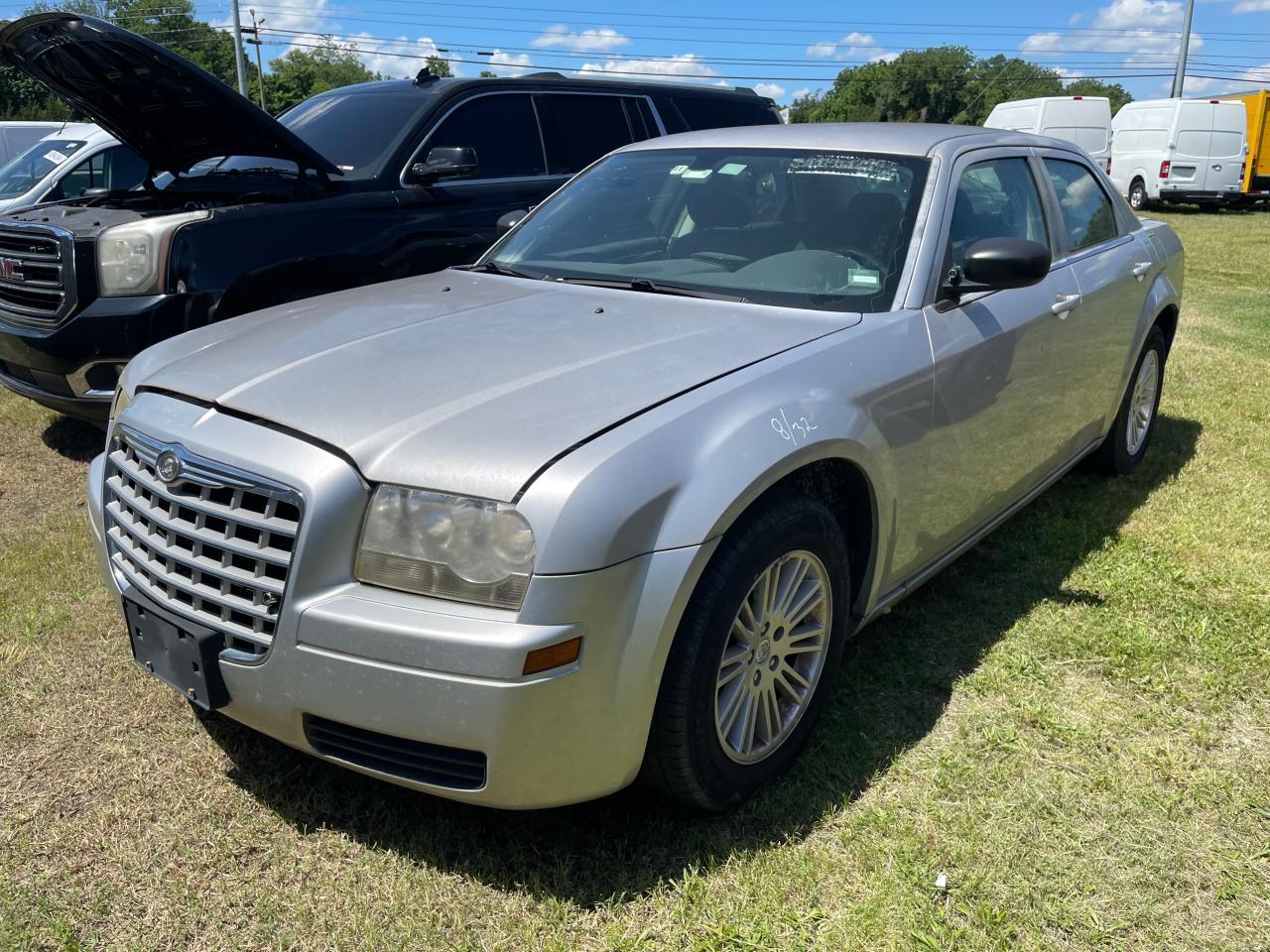 Photo 1 VIN: 2C3KA43D19H588354 - CHRYSLER 300 