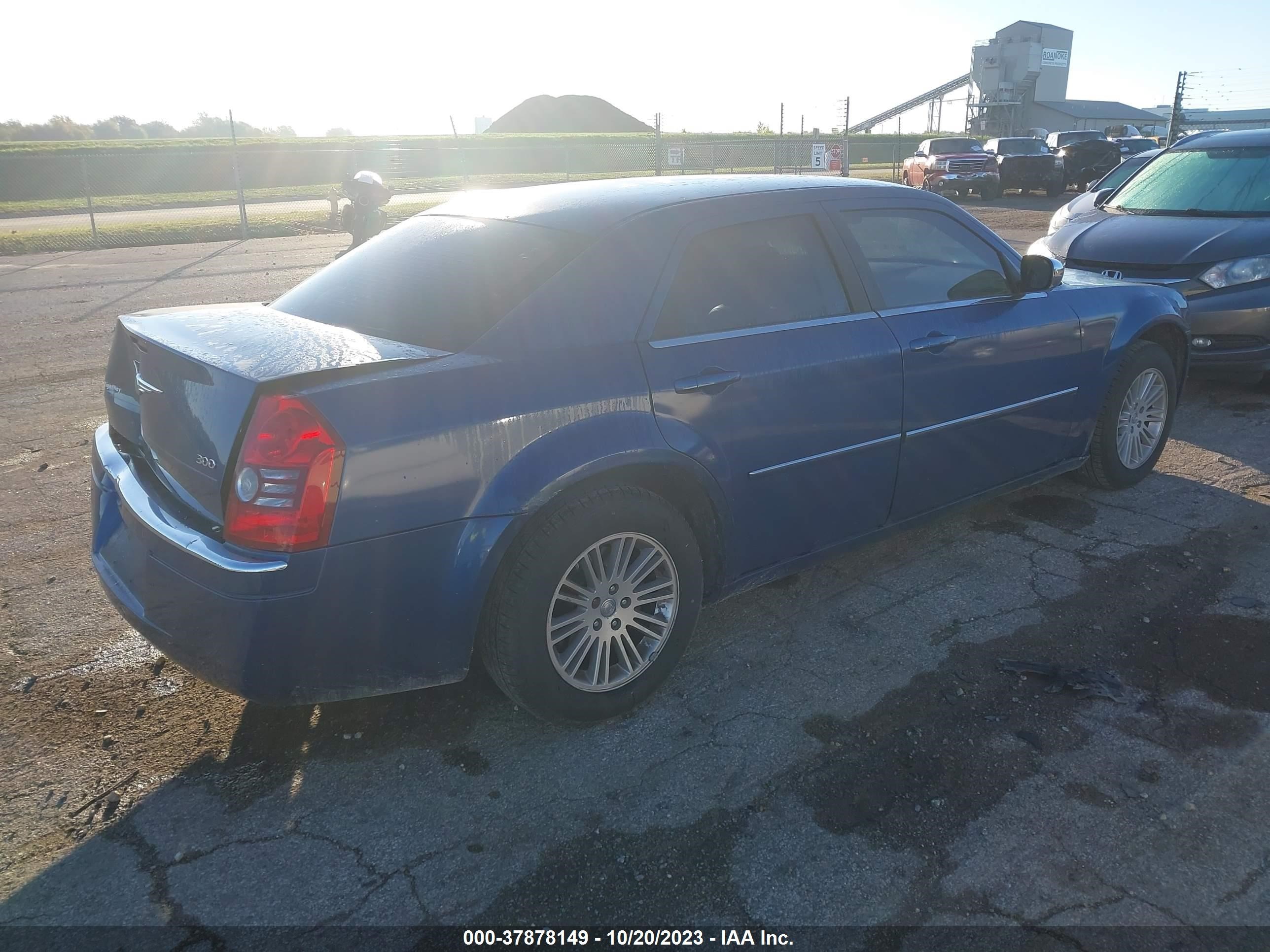 Photo 3 VIN: 2C3KA43D69H576006 - CHRYSLER 300 