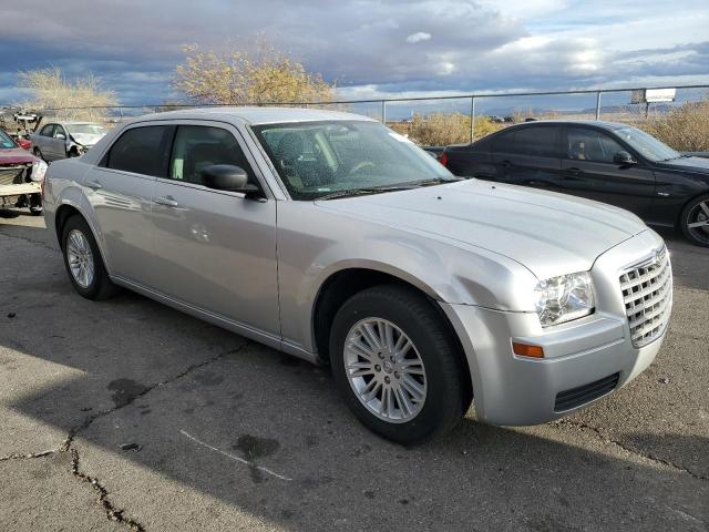 Photo 3 VIN: 2C3KA43D79H565998 - CHRYSLER 300 LX 