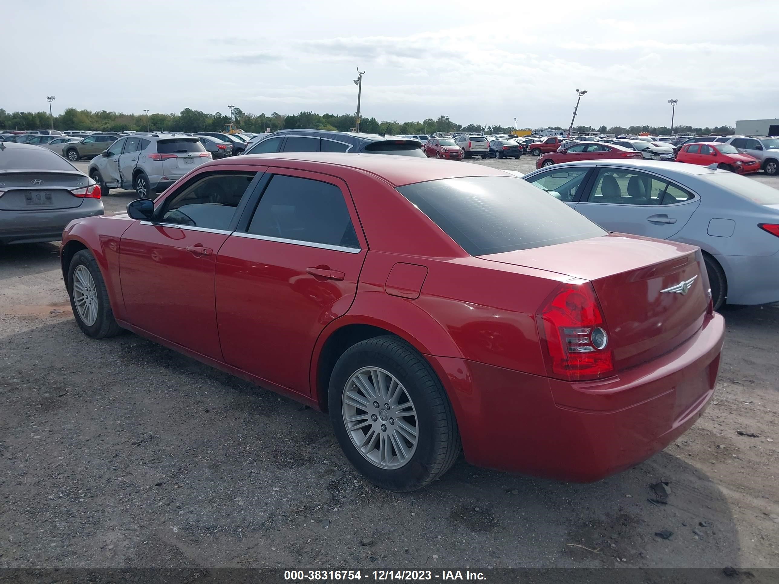 Photo 2 VIN: 2C3KA43D99H628454 - CHRYSLER 300 