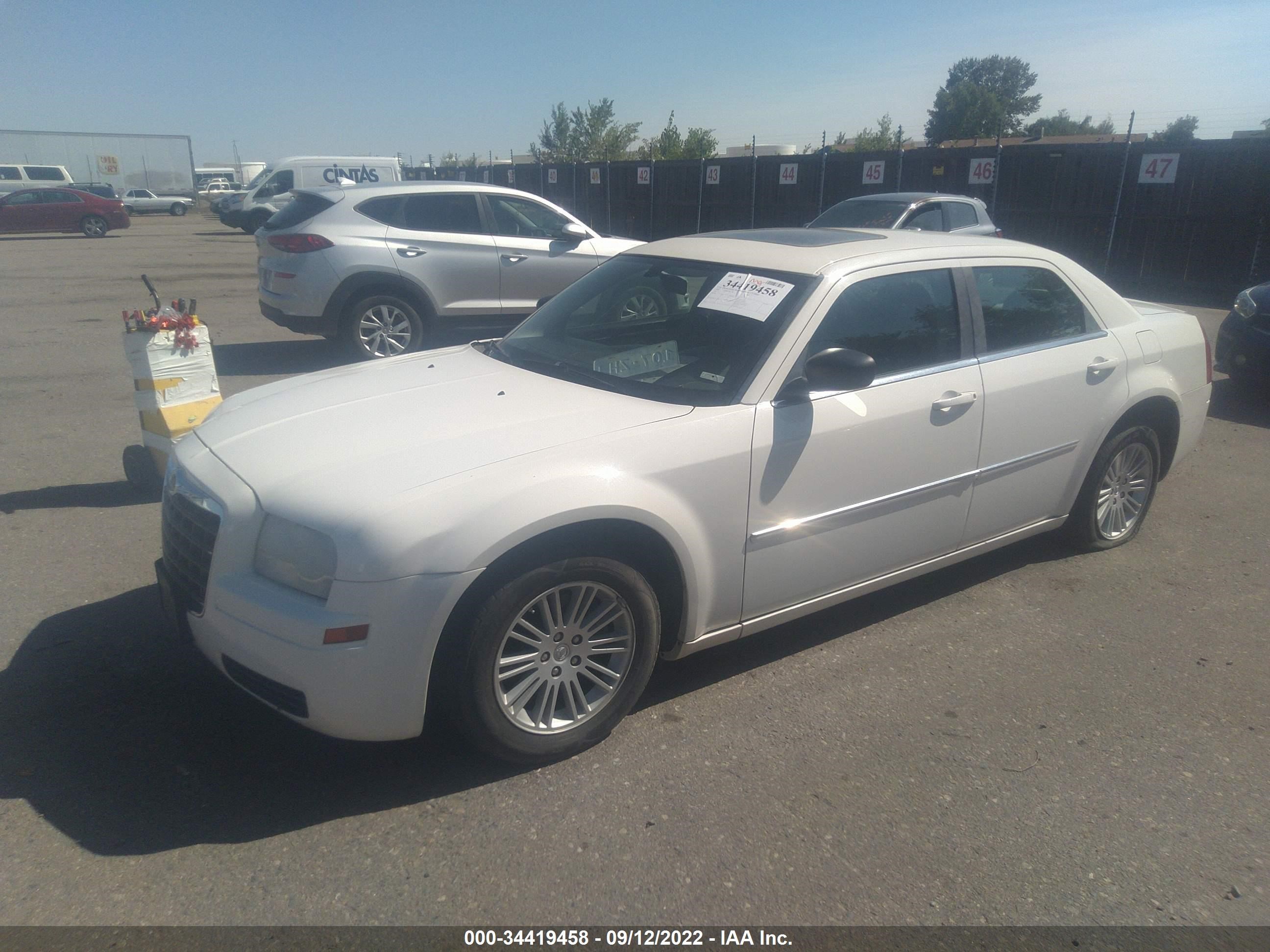 Photo 1 VIN: 2C3KA43DX9H539556 - CHRYSLER 300 