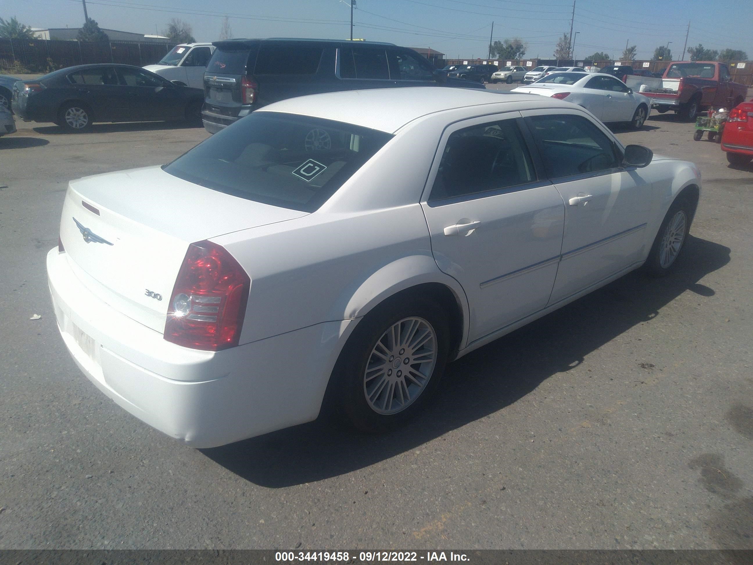 Photo 3 VIN: 2C3KA43DX9H539556 - CHRYSLER 300 