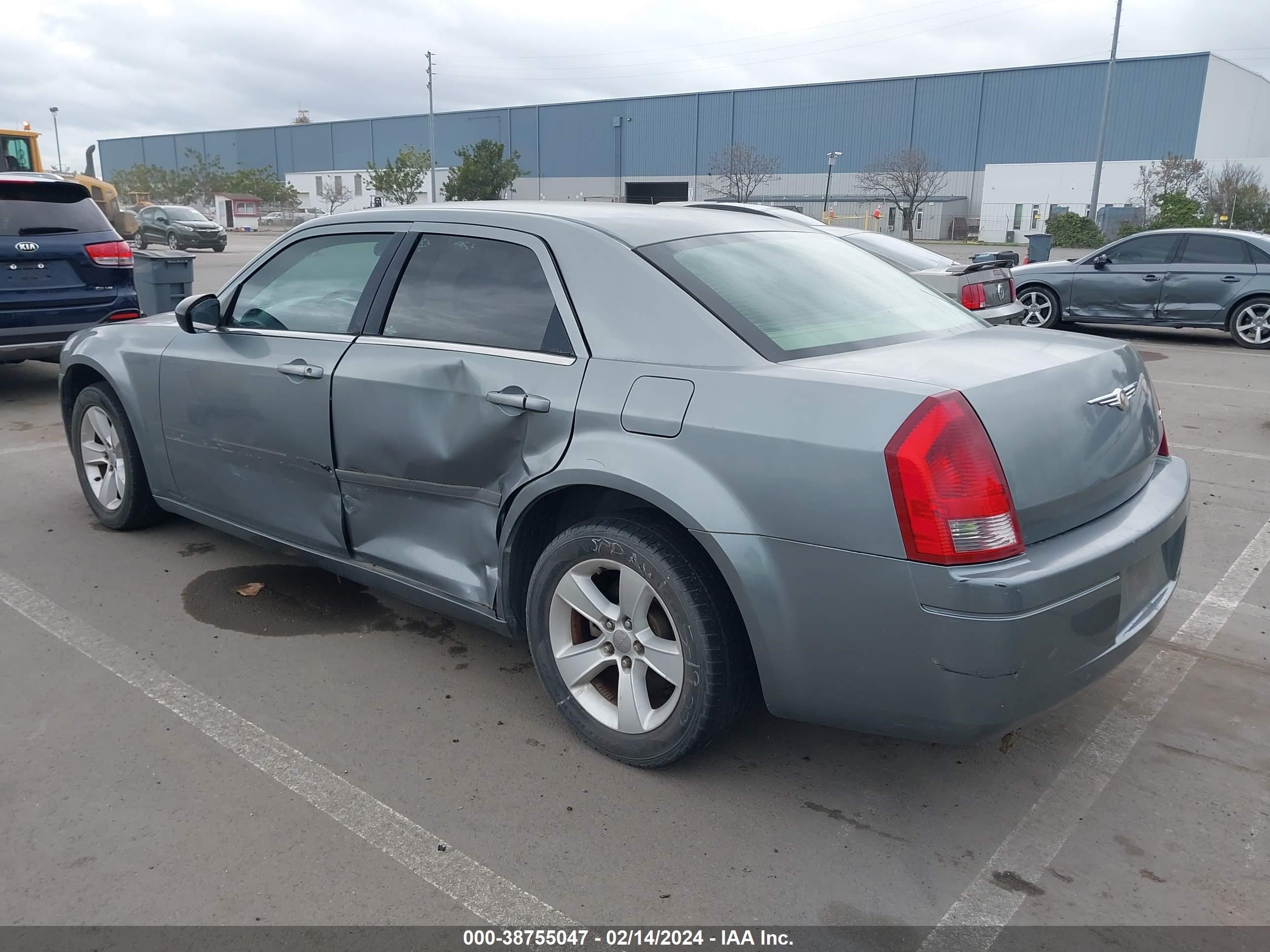 Photo 2 VIN: 2C3KA43R16H268863 - CHRYSLER 300 