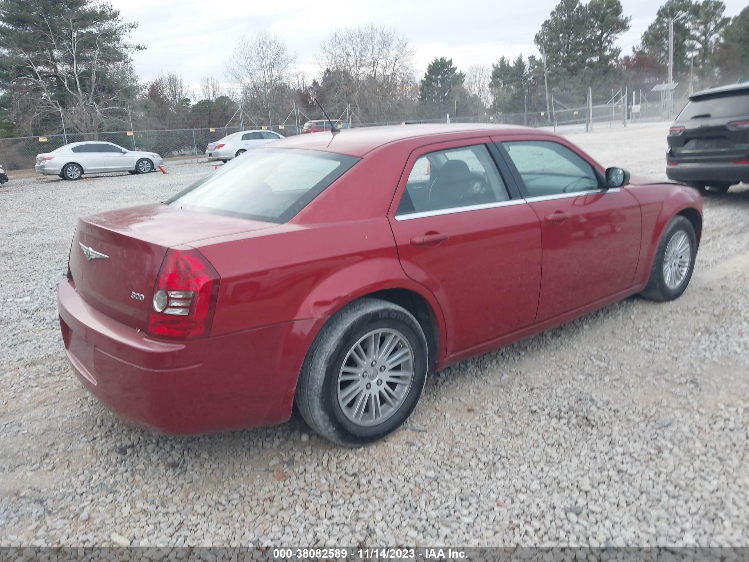 Photo 3 VIN: 2C3KA43R18H123227 - CHRYSLER 300 