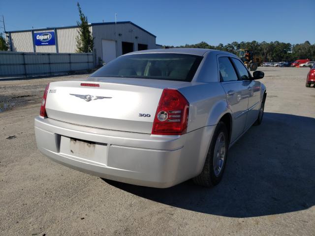 Photo 3 VIN: 2C3KA43R18H155451 - CHRYSLER 300 LX 