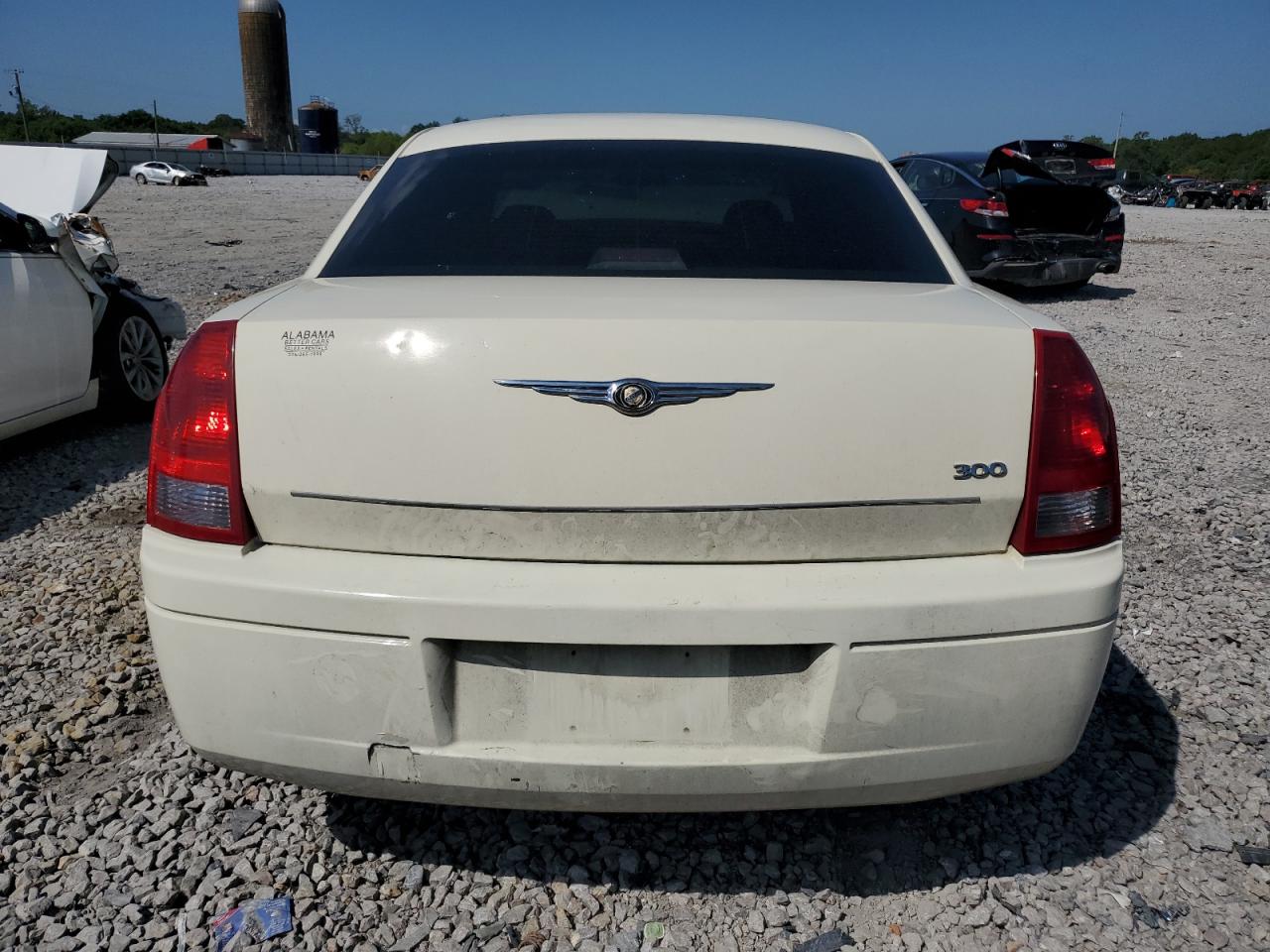 Photo 5 VIN: 2C3KA43R18H169530 - CHRYSLER 300 