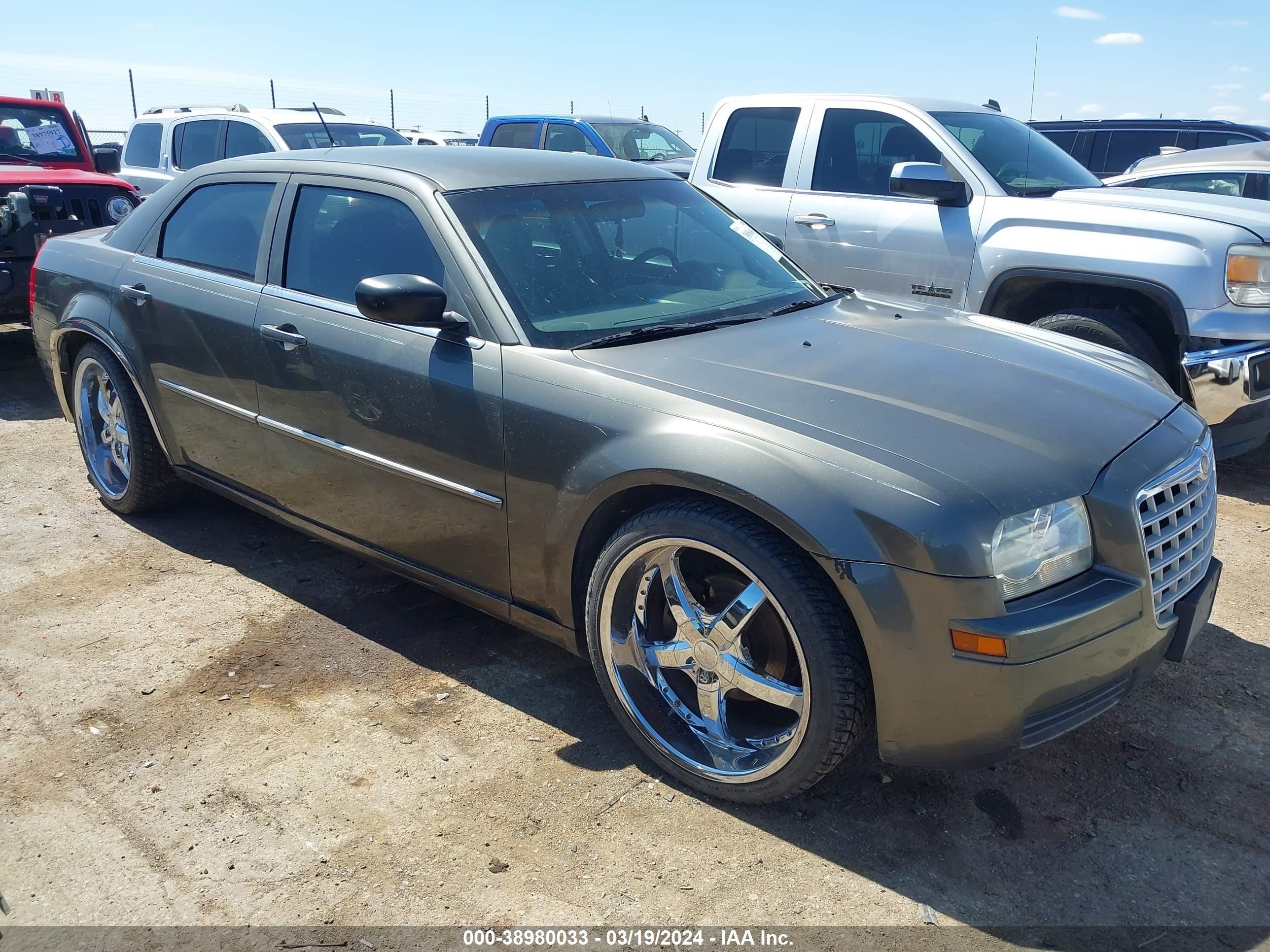 Photo 0 VIN: 2C3KA43R18H293166 - CHRYSLER 300 