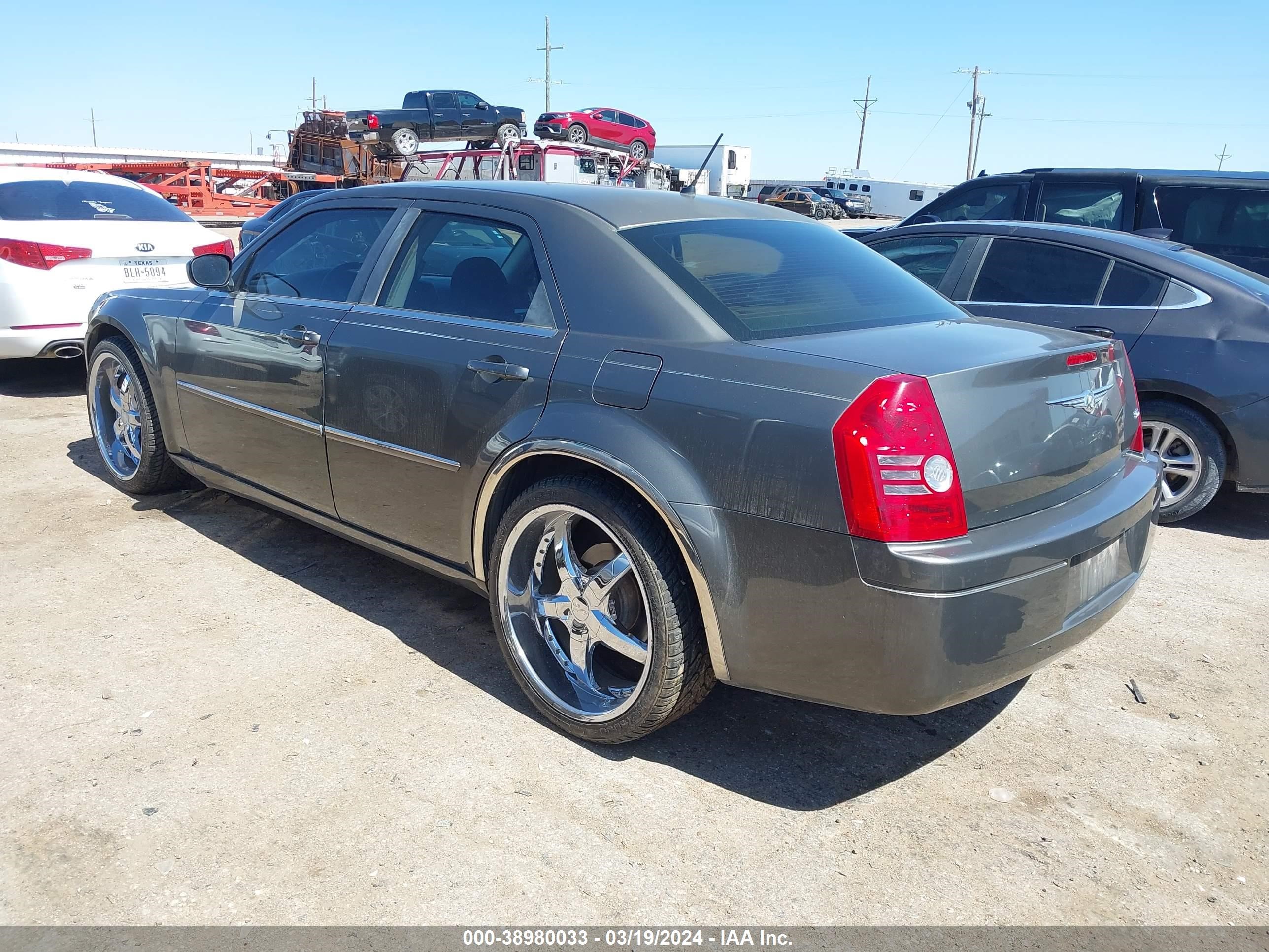 Photo 2 VIN: 2C3KA43R18H293166 - CHRYSLER 300 