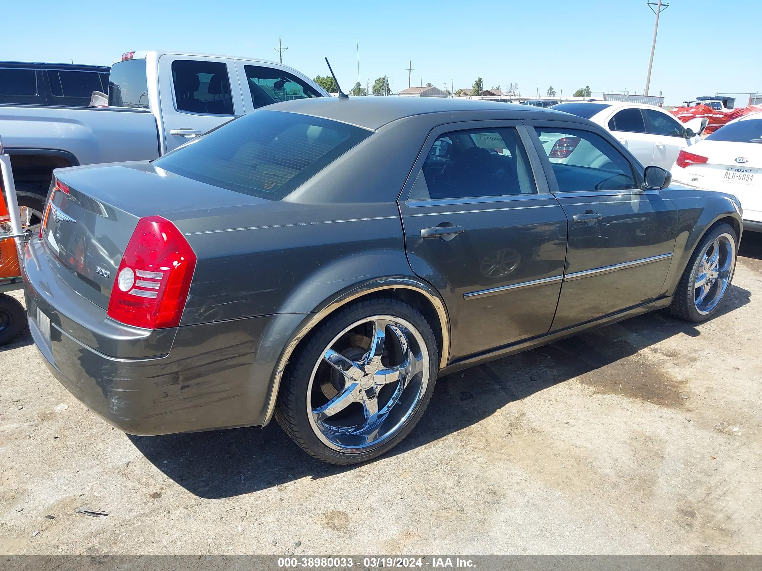 Photo 3 VIN: 2C3KA43R18H293166 - CHRYSLER 300 