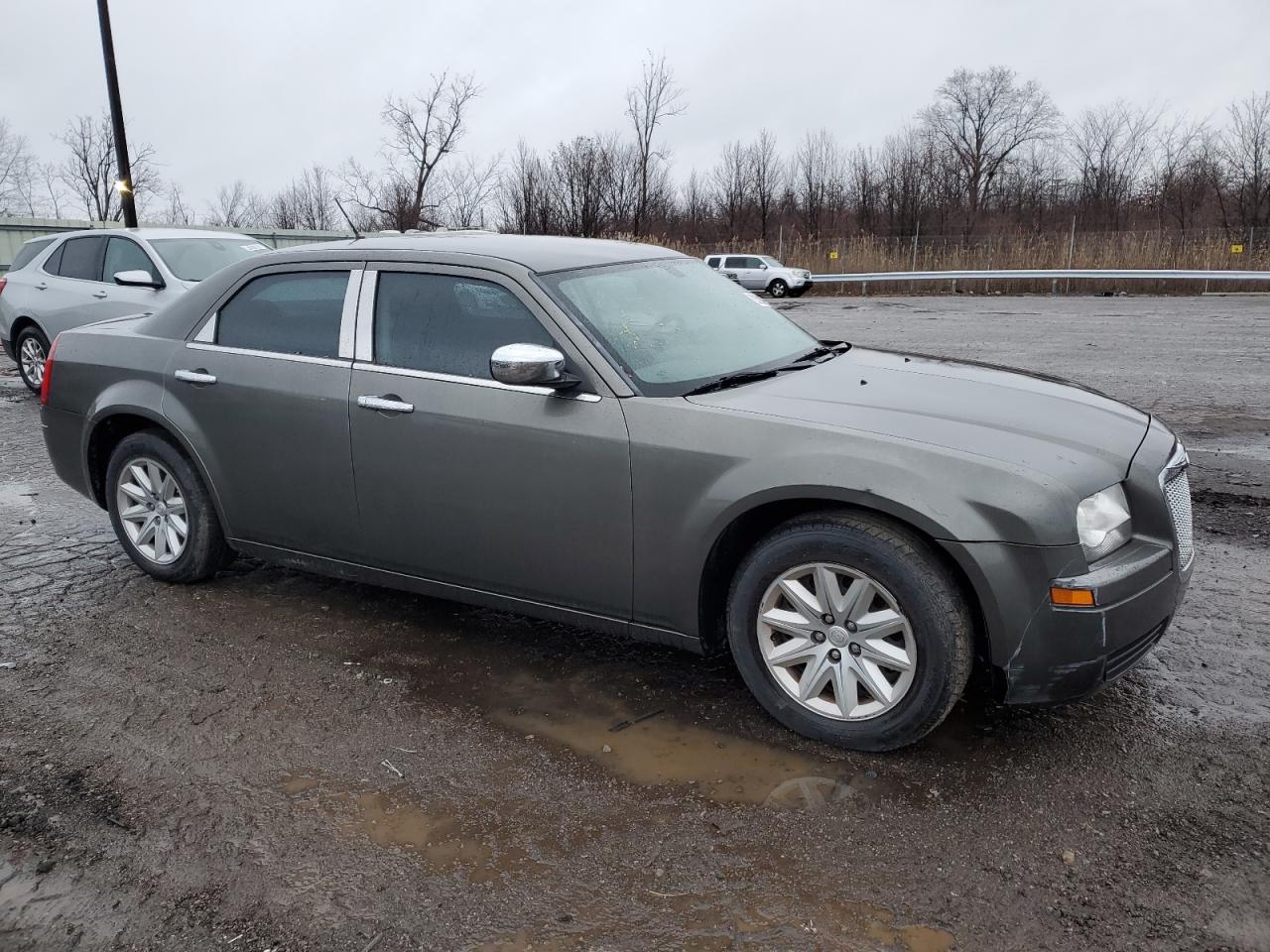 Photo 3 VIN: 2C3KA43R18H328126 - CHRYSLER 300 