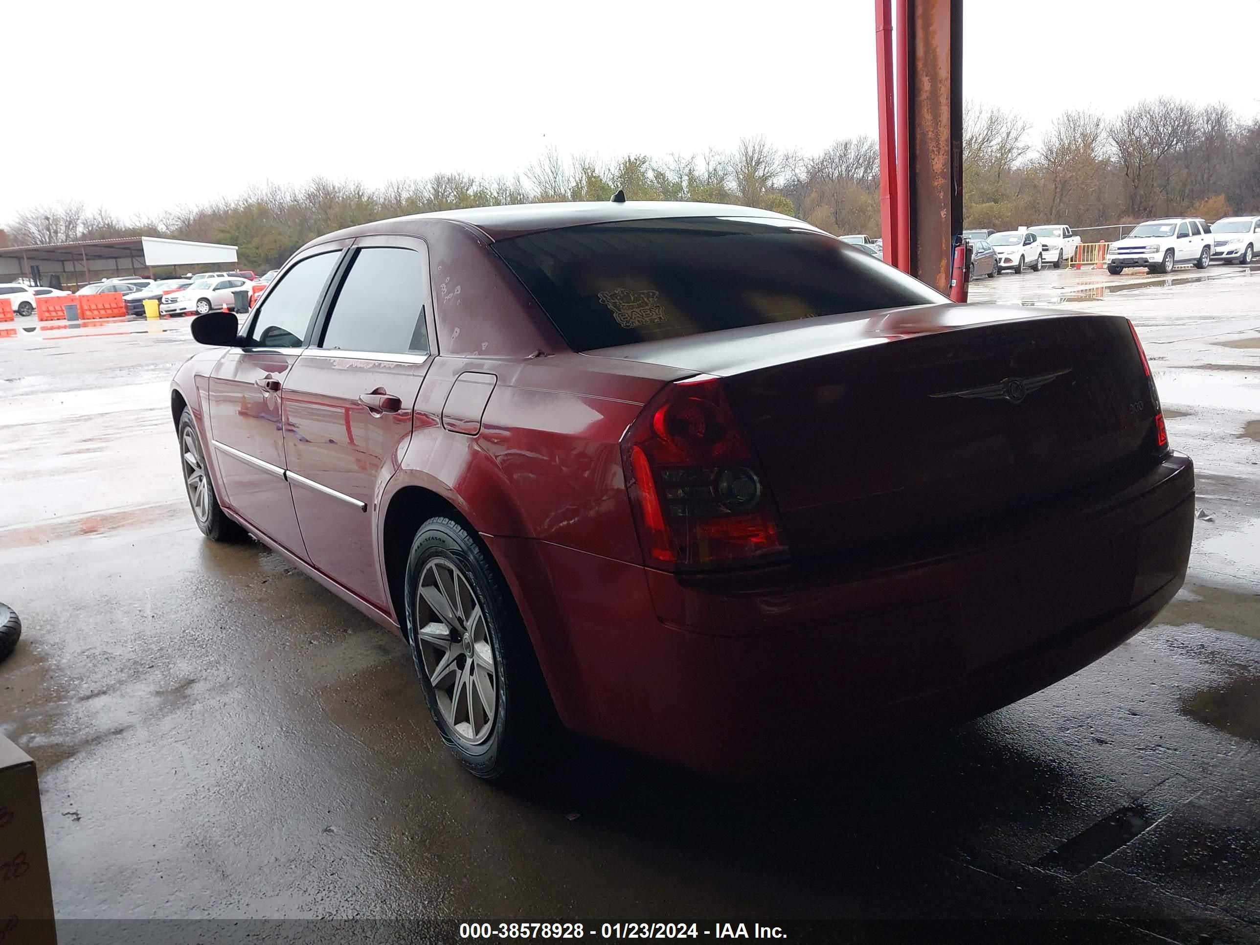 Photo 2 VIN: 2C3KA43R28H146550 - CHRYSLER 300 