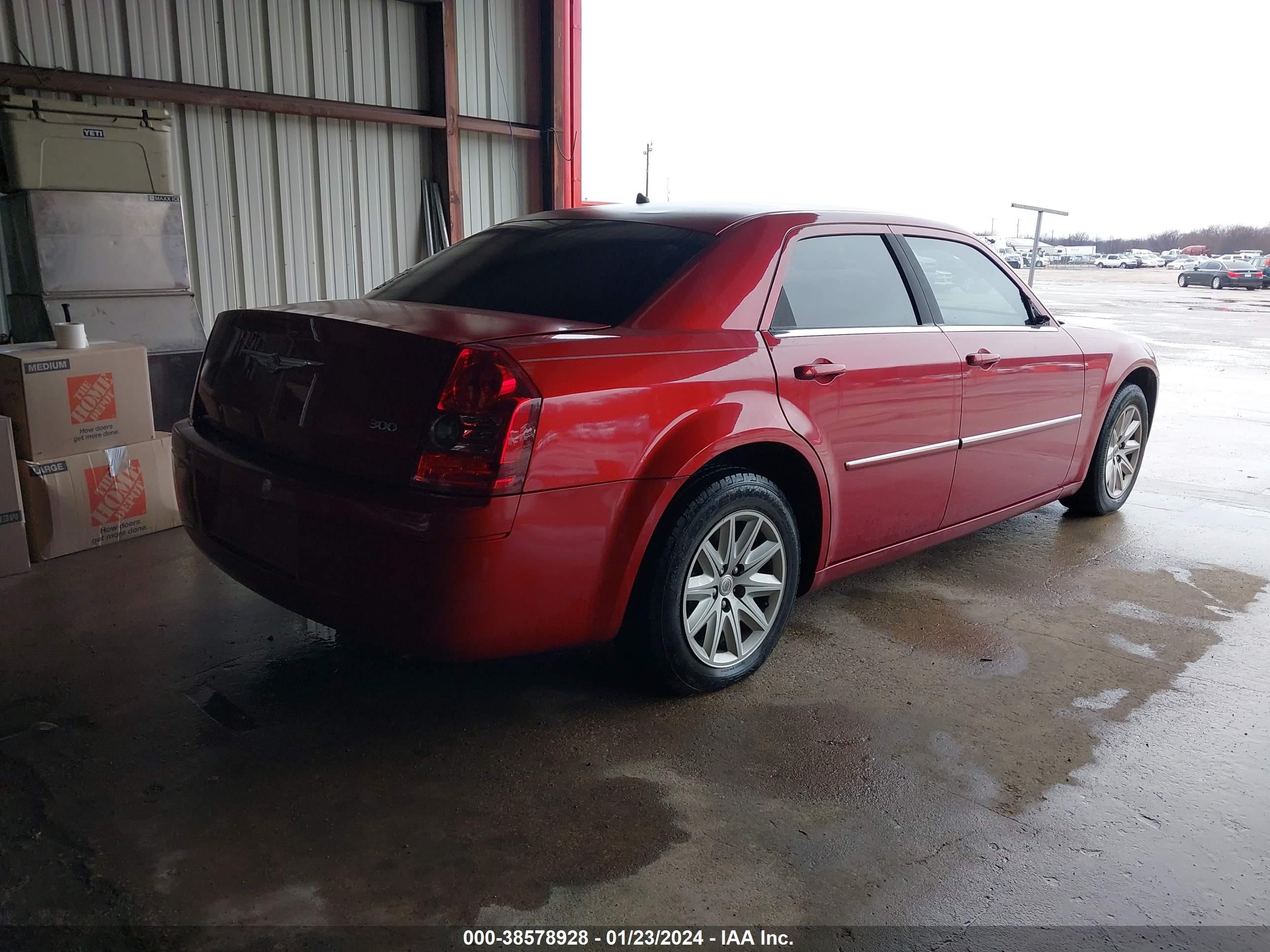 Photo 3 VIN: 2C3KA43R28H146550 - CHRYSLER 300 