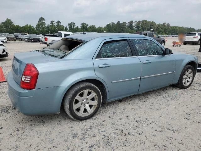 Photo 2 VIN: 2C3KA43R28H304143 - CHRYSLER 300 LX 