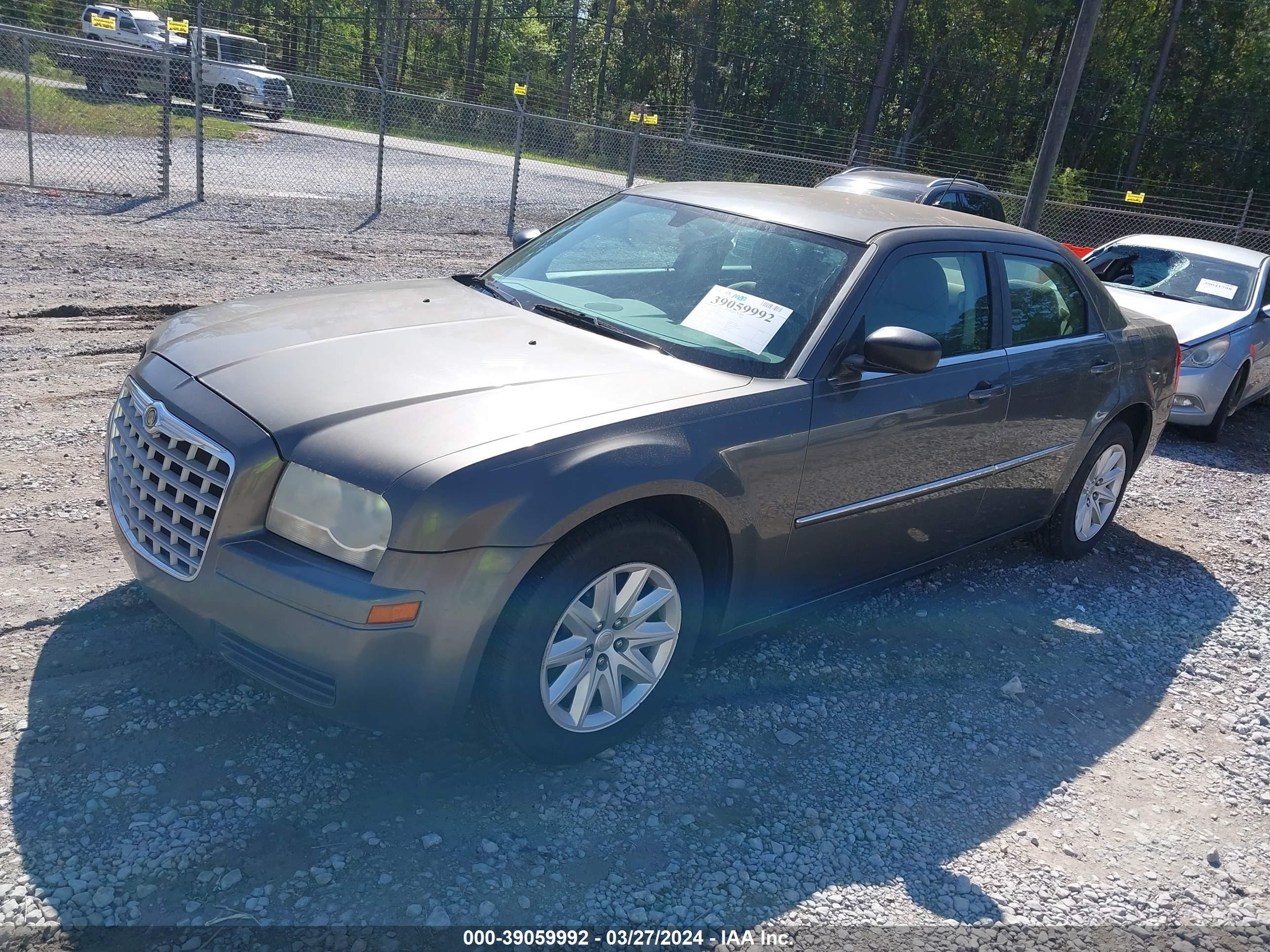 Photo 1 VIN: 2C3KA43R28H318818 - CHRYSLER 300 