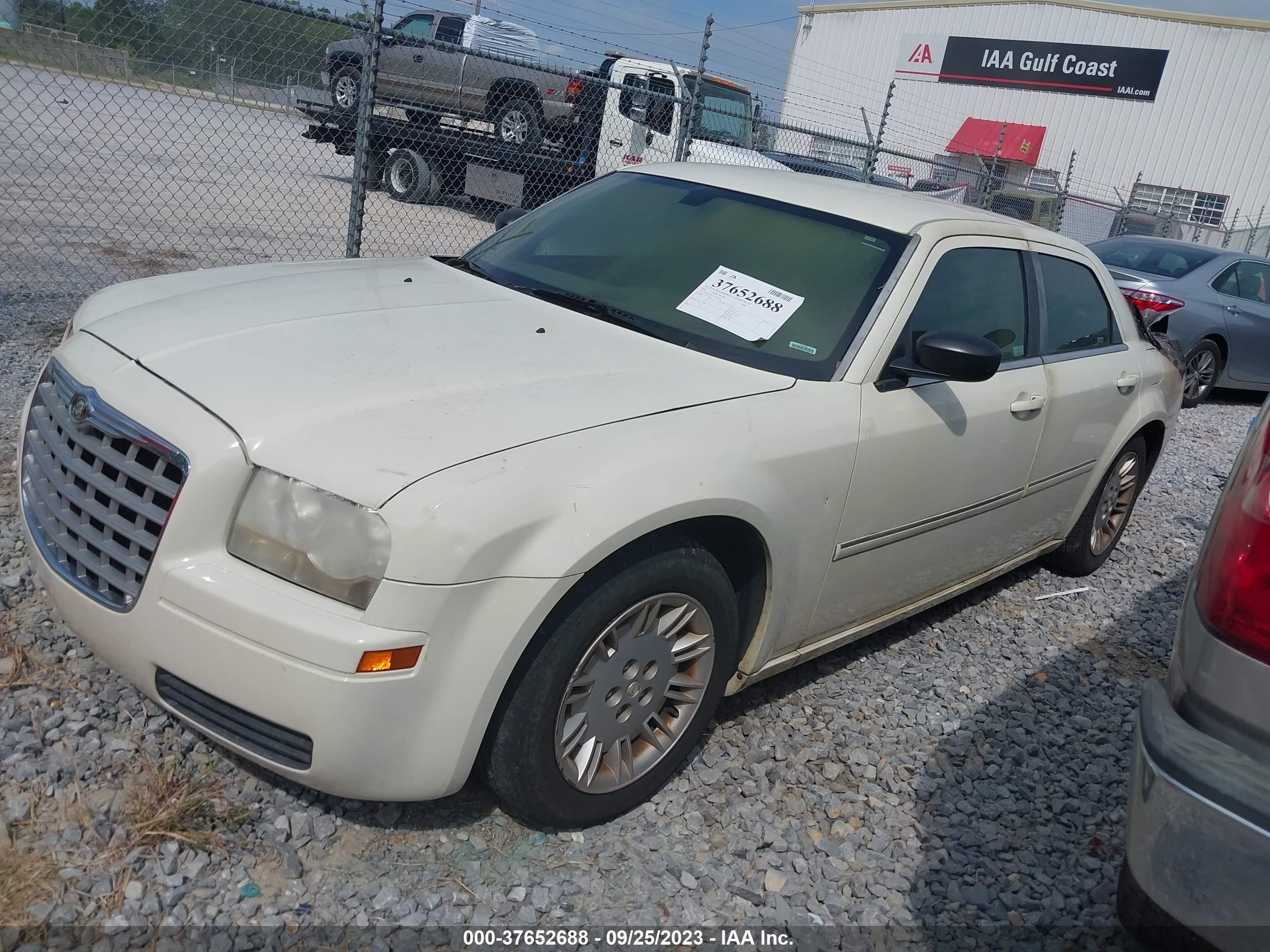 Photo 1 VIN: 2C3KA43R37H704260 - CHRYSLER 300 