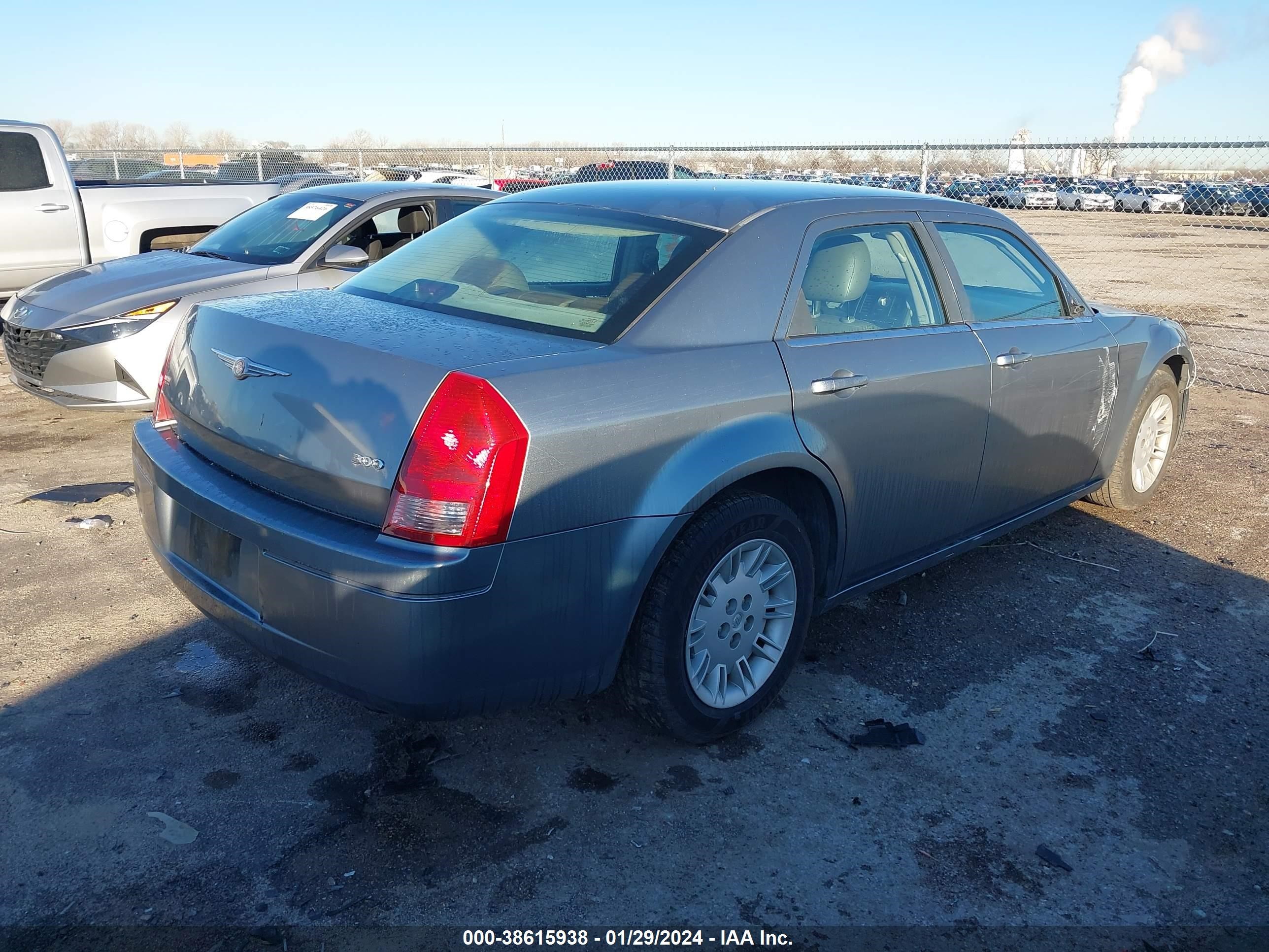 Photo 3 VIN: 2C3KA43R37H849413 - CHRYSLER 300 