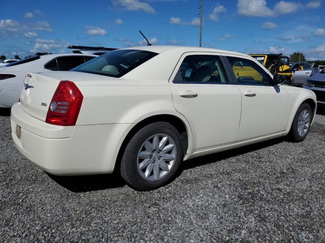 Photo 2 VIN: 2C3KA43R38H165737 - CHRYSLER 300 LX 