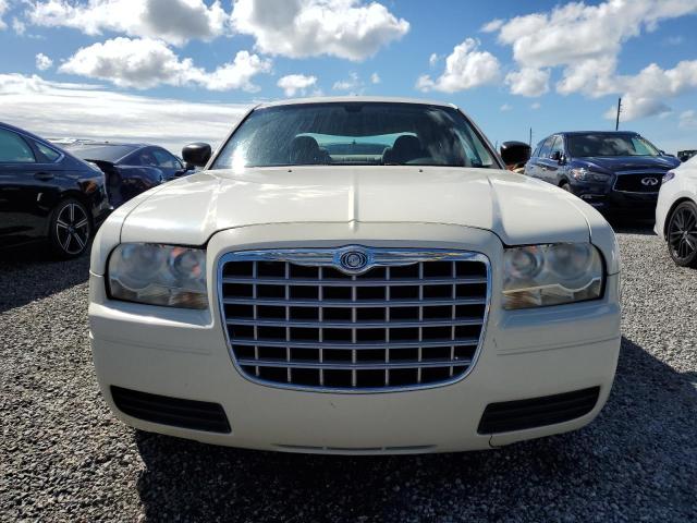 Photo 4 VIN: 2C3KA43R38H165737 - CHRYSLER 300 LX 