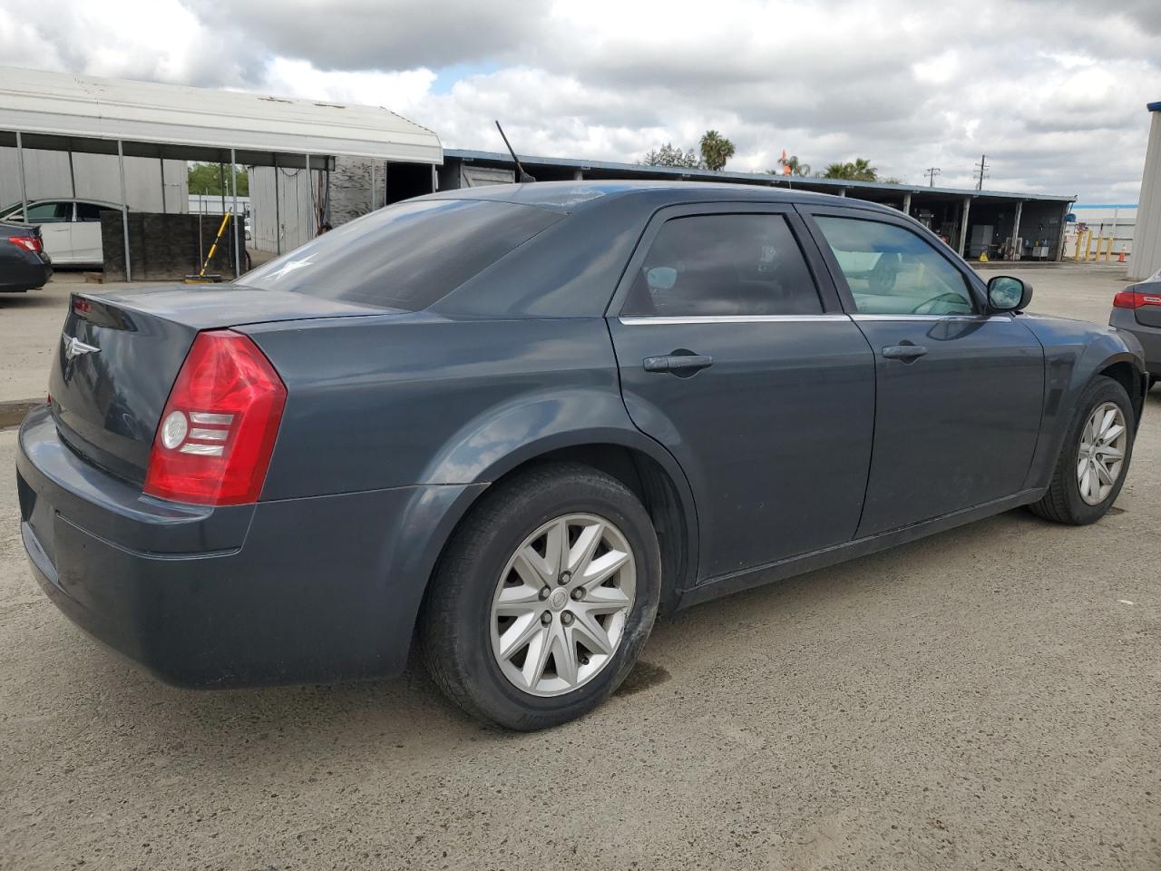 Photo 2 VIN: 2C3KA43R38H176172 - CHRYSLER 300 