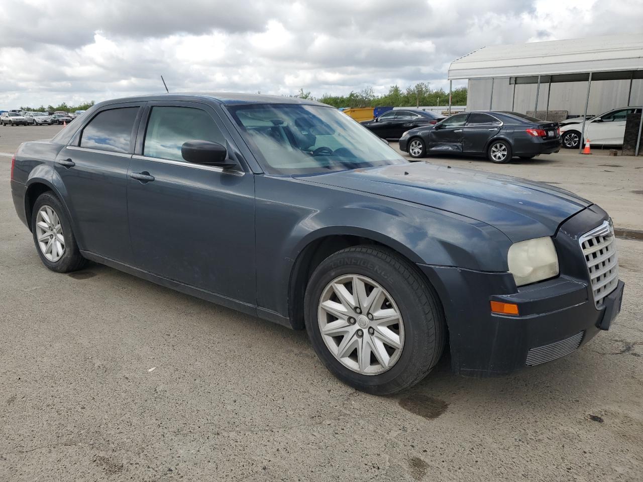 Photo 3 VIN: 2C3KA43R38H176172 - CHRYSLER 300 