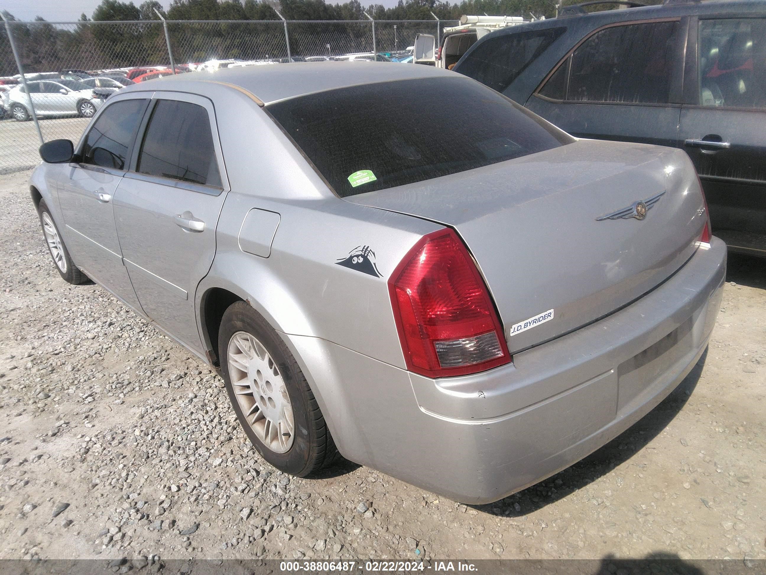 Photo 2 VIN: 2C3KA43R56H470637 - CHRYSLER 300 