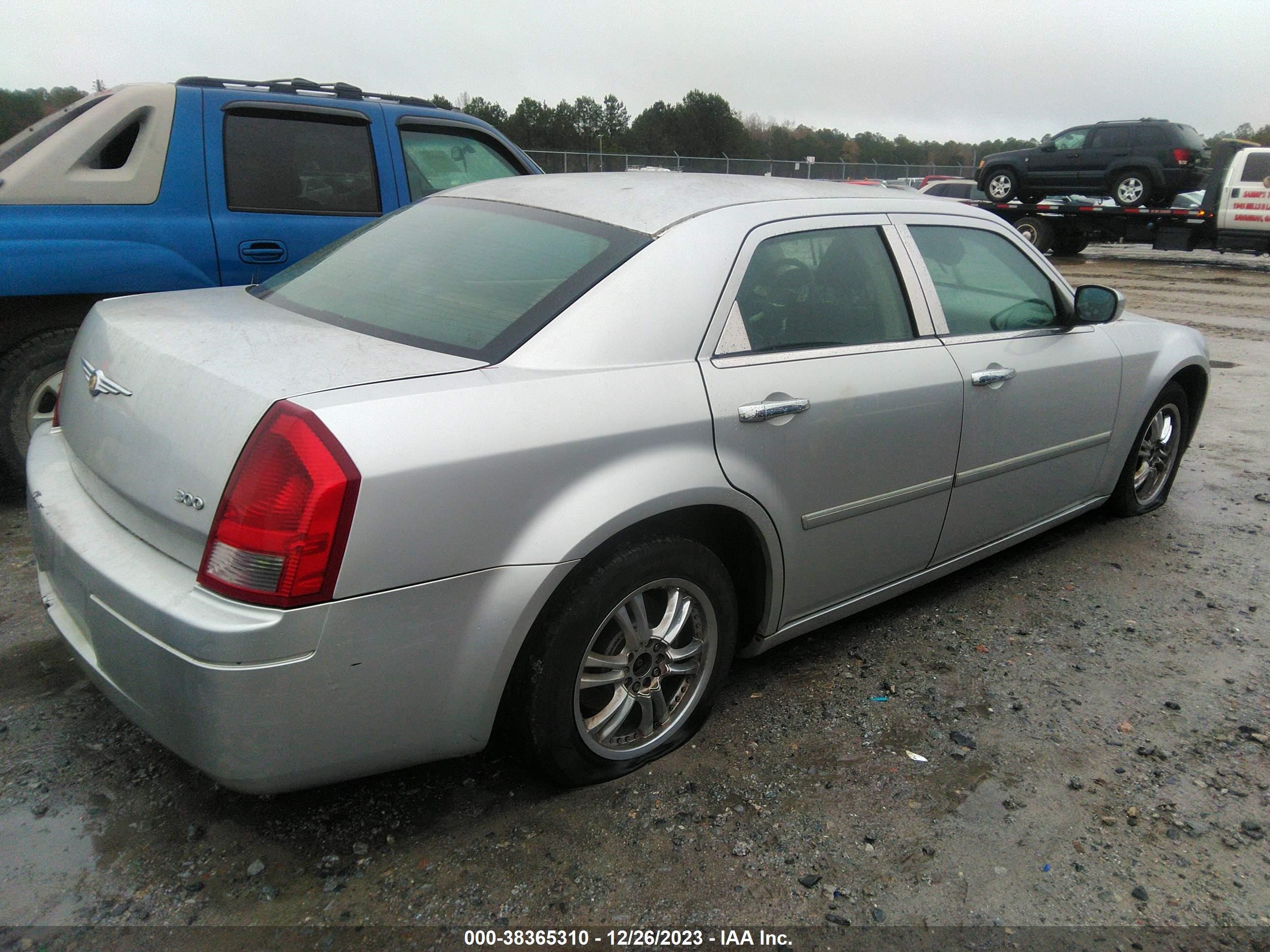 Photo 3 VIN: 2C3KA43R57H664702 - CHRYSLER 300 