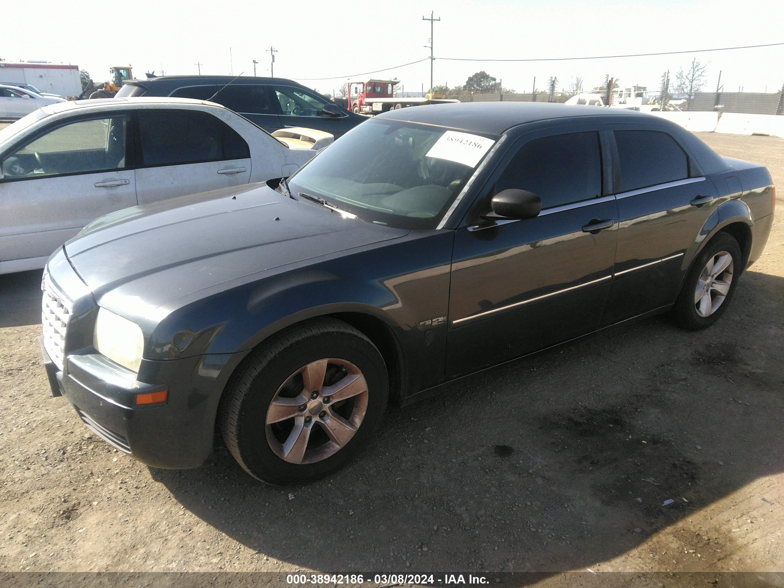 Photo 1 VIN: 2C3KA43R57H877472 - CHRYSLER 300 