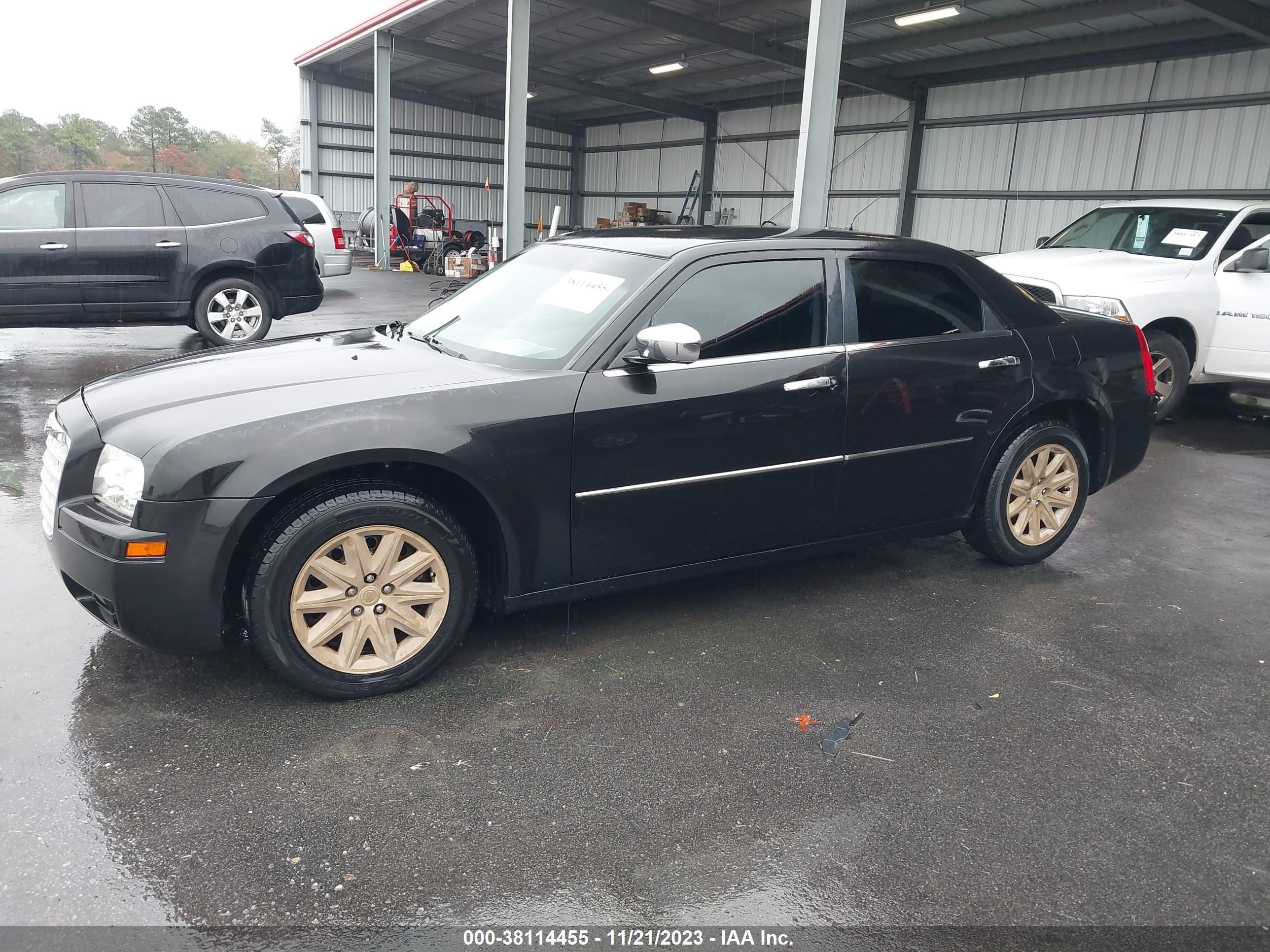 Photo 1 VIN: 2C3KA43R68H122140 - CHRYSLER 300 