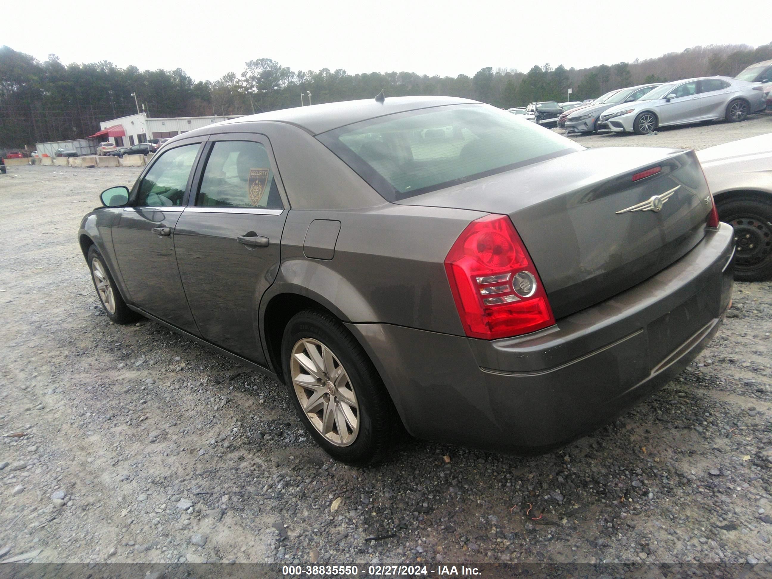 Photo 2 VIN: 2C3KA43R68H230029 - CHRYSLER 300 