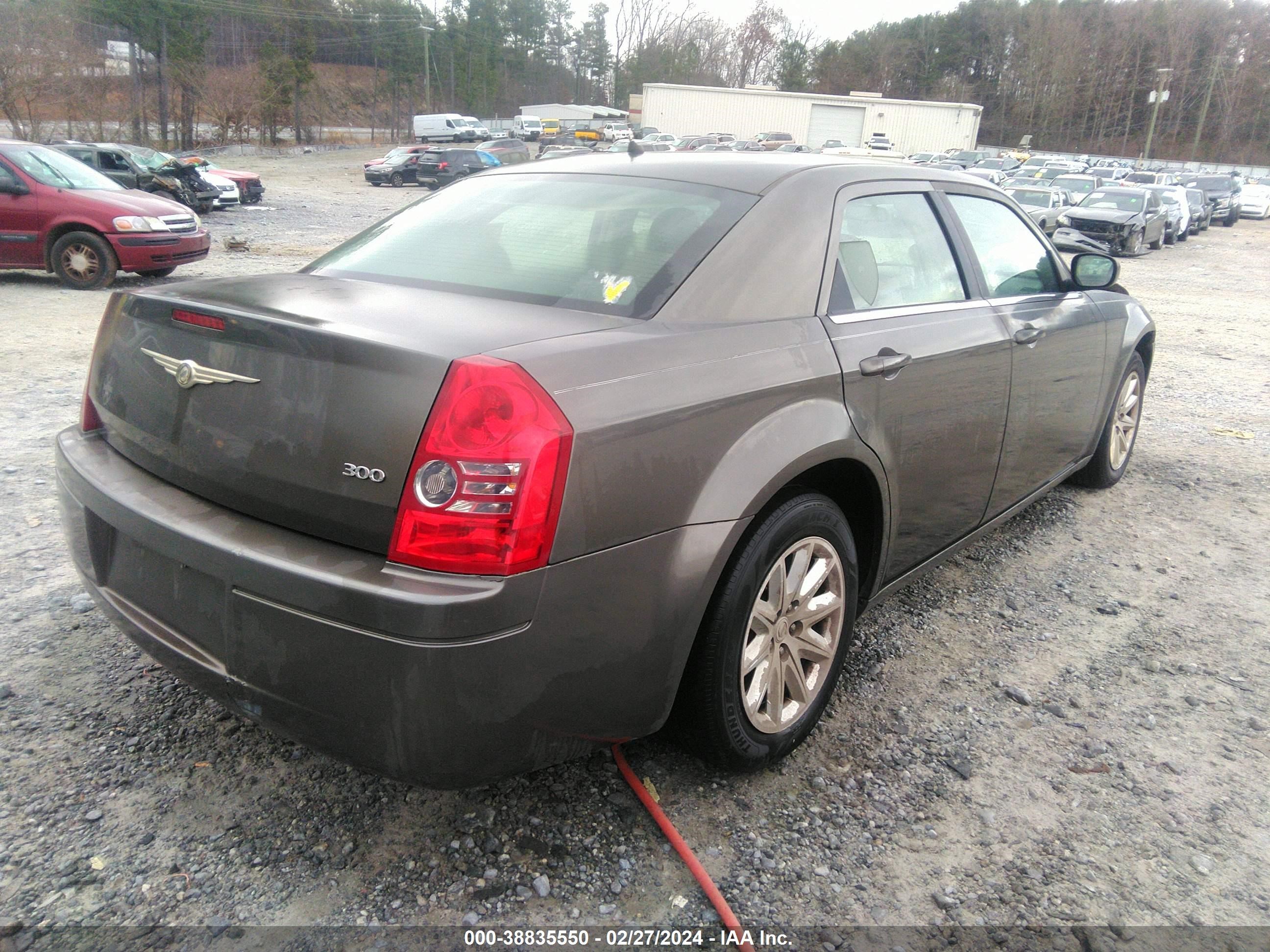 Photo 3 VIN: 2C3KA43R68H230029 - CHRYSLER 300 