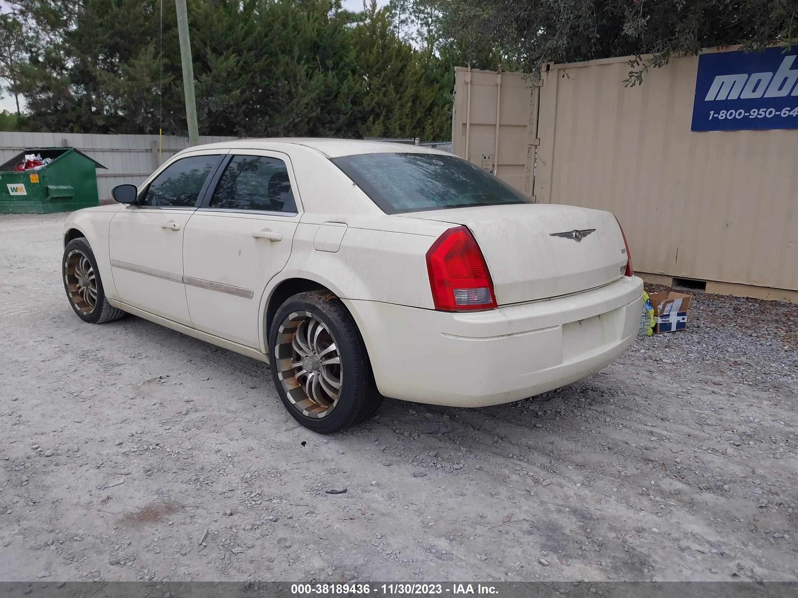 Photo 2 VIN: 2C3KA43R76H153765 - CHRYSLER 300 