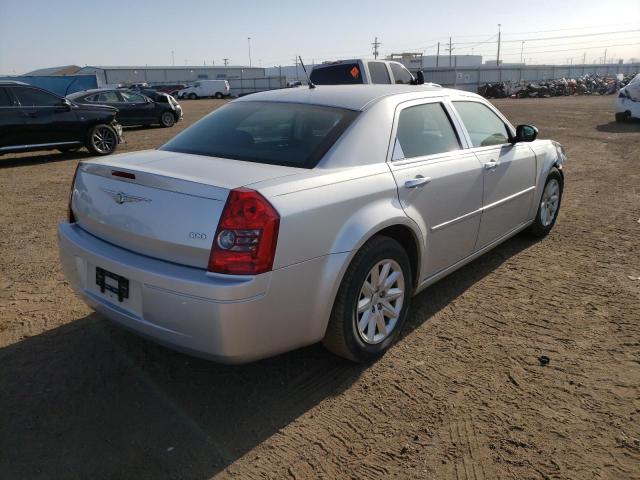 Photo 3 VIN: 2C3KA43R78H128979 - CHRYSLER 300 LX 