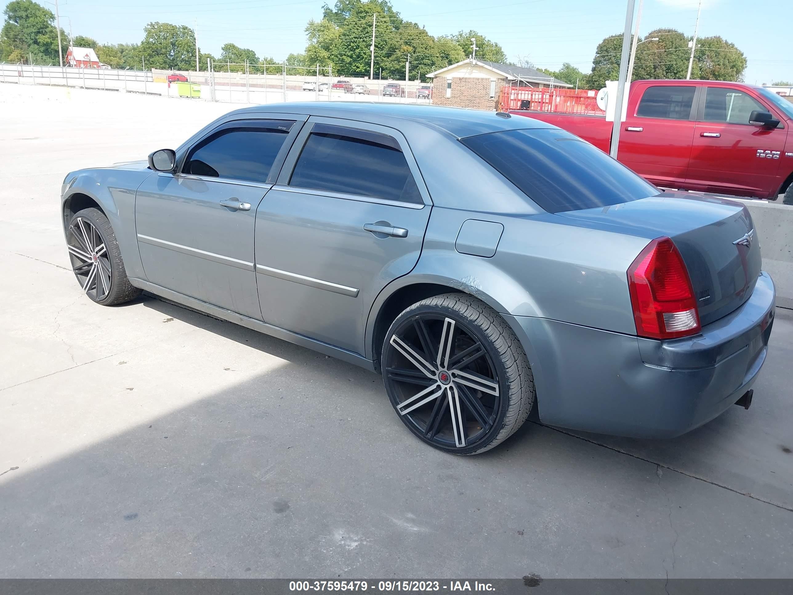 Photo 2 VIN: 2C3KA43R87H743586 - CHRYSLER 300 