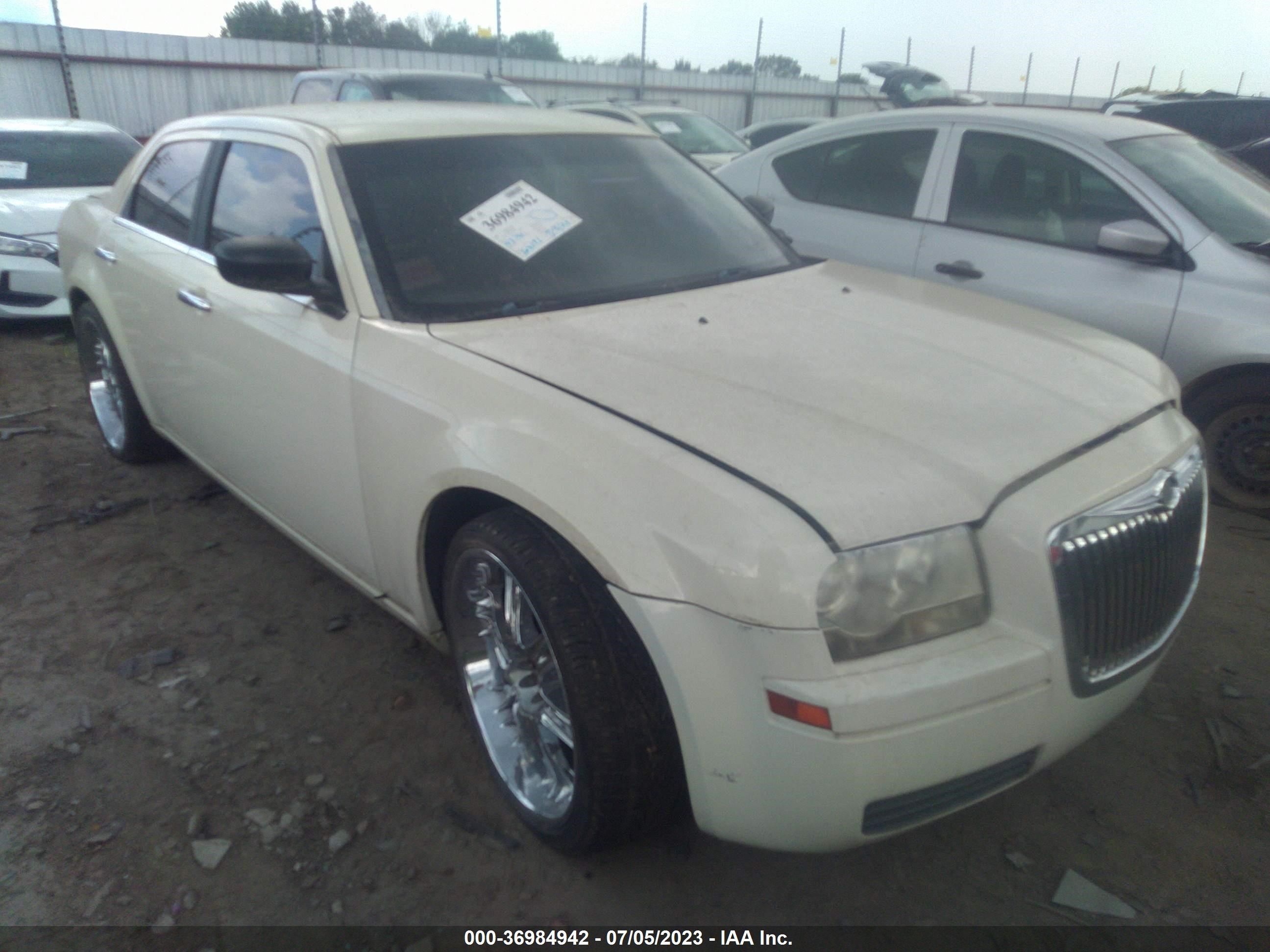 Photo 0 VIN: 2C3KA43R87H823762 - CHRYSLER 300 