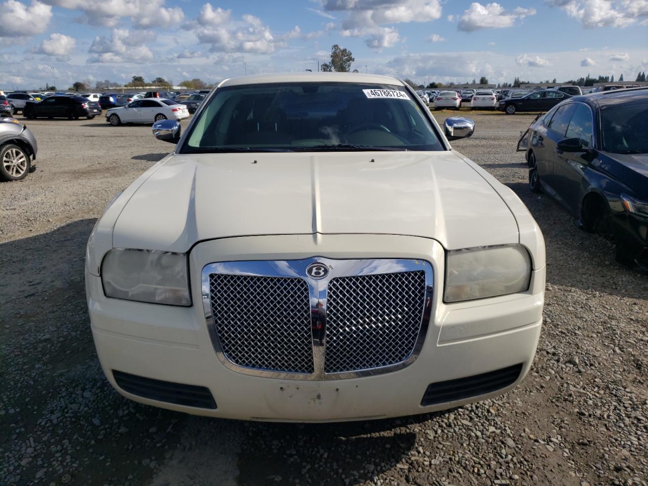 Photo 4 VIN: 2C3KA43R88H145919 - CHRYSLER 300 