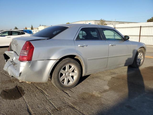 Photo 2 VIN: 2C3KA43R97H664556 - CHRYSLER 300 