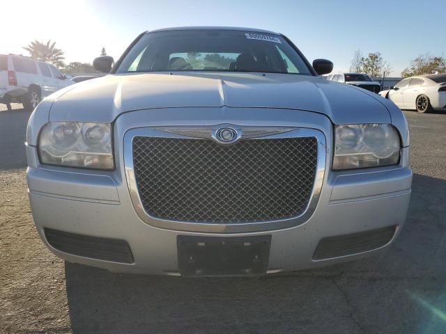 Photo 4 VIN: 2C3KA43R97H664556 - CHRYSLER 300 