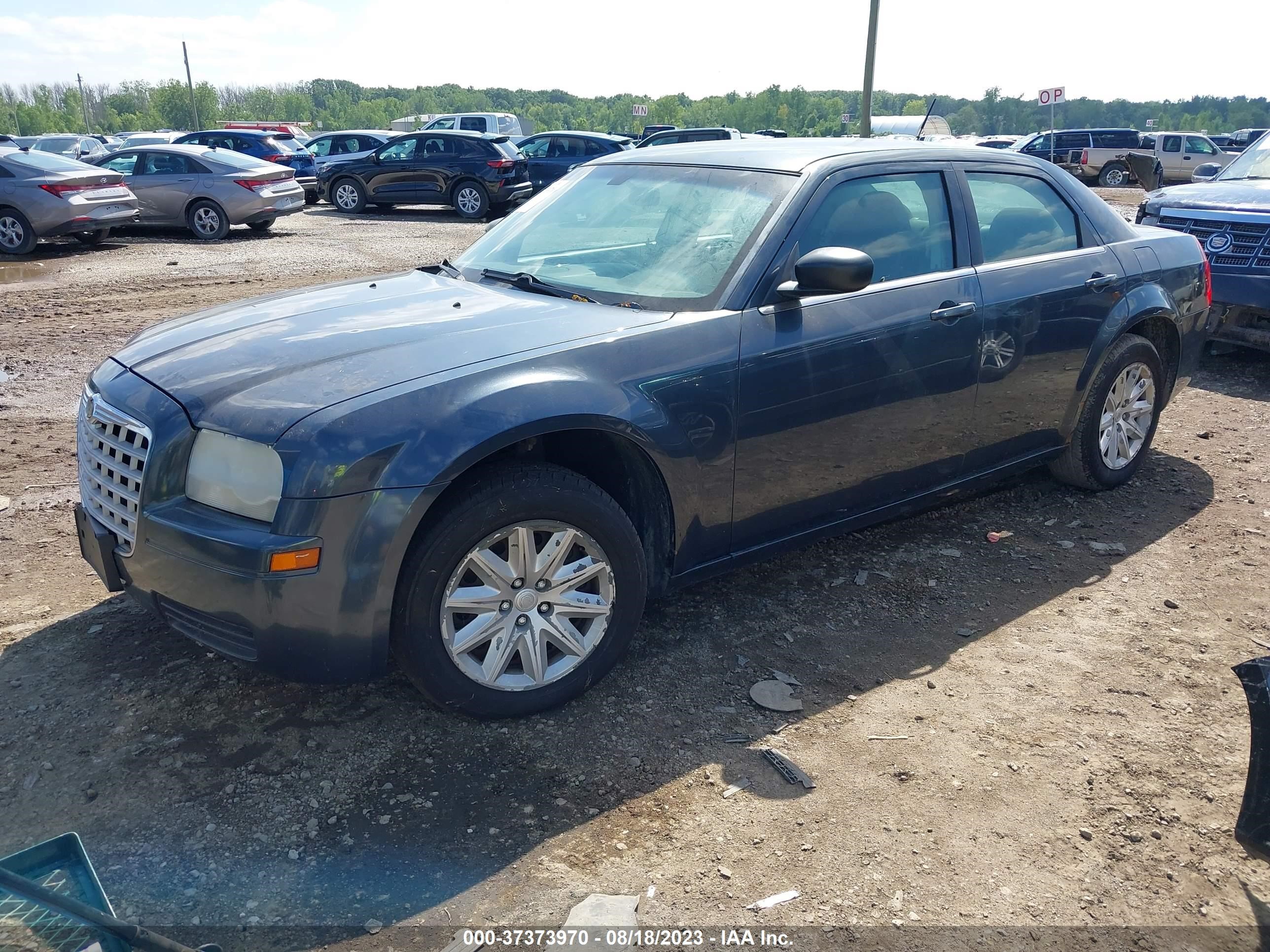 Photo 1 VIN: 2C3KA43R98H176239 - CHRYSLER 300 