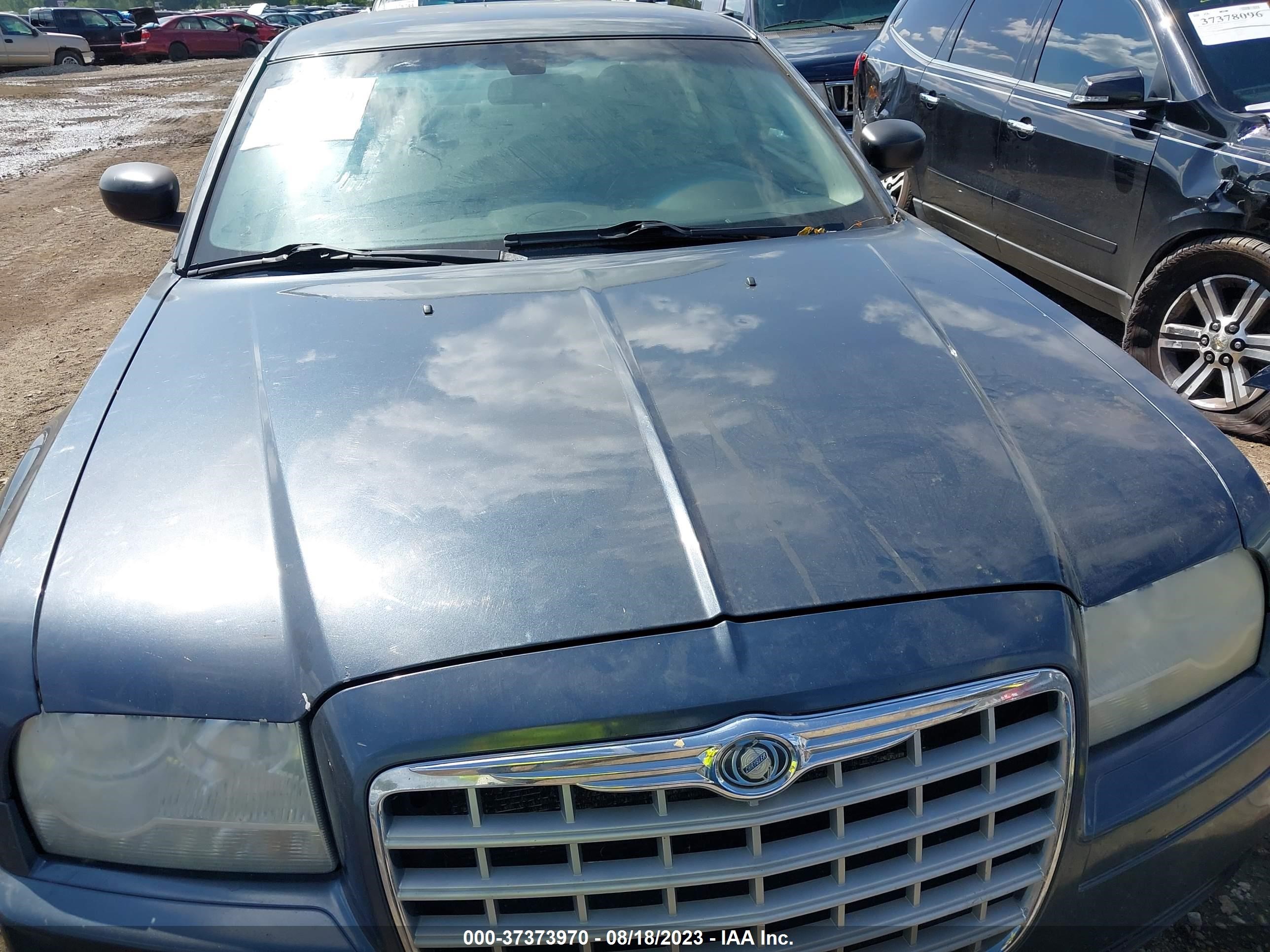 Photo 5 VIN: 2C3KA43R98H176239 - CHRYSLER 300 