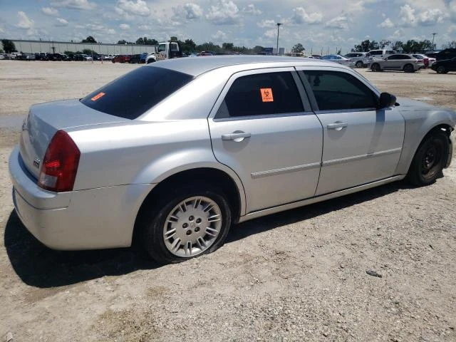 Photo 2 VIN: 2C3KA43RX7H639598 - CHRYSLER 300 