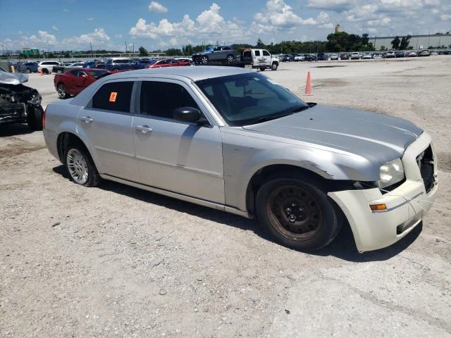 Photo 3 VIN: 2C3KA43RX7H639598 - CHRYSLER 300 