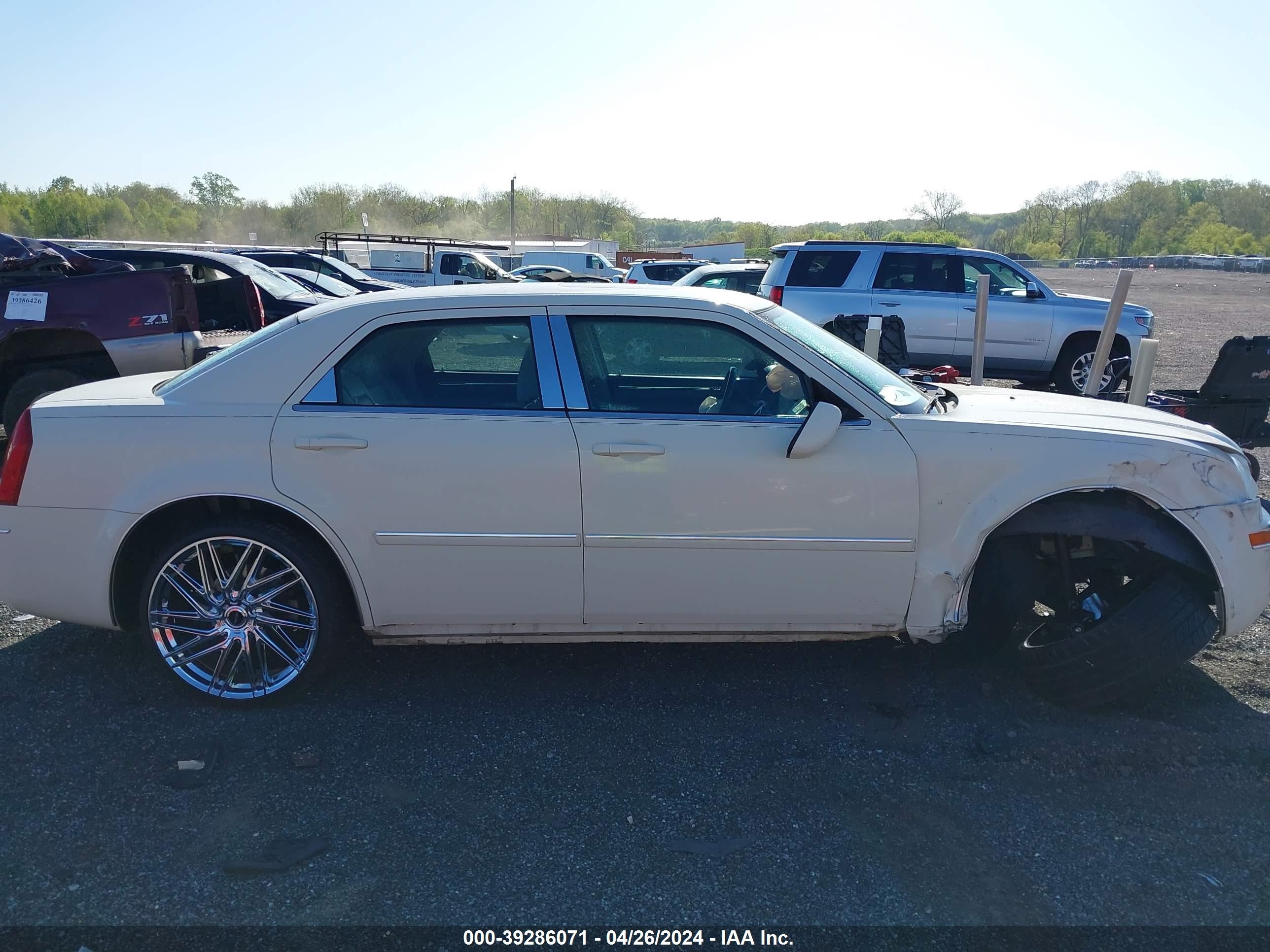 Photo 12 VIN: 2C3KA53G06H524026 - CHRYSLER 300 