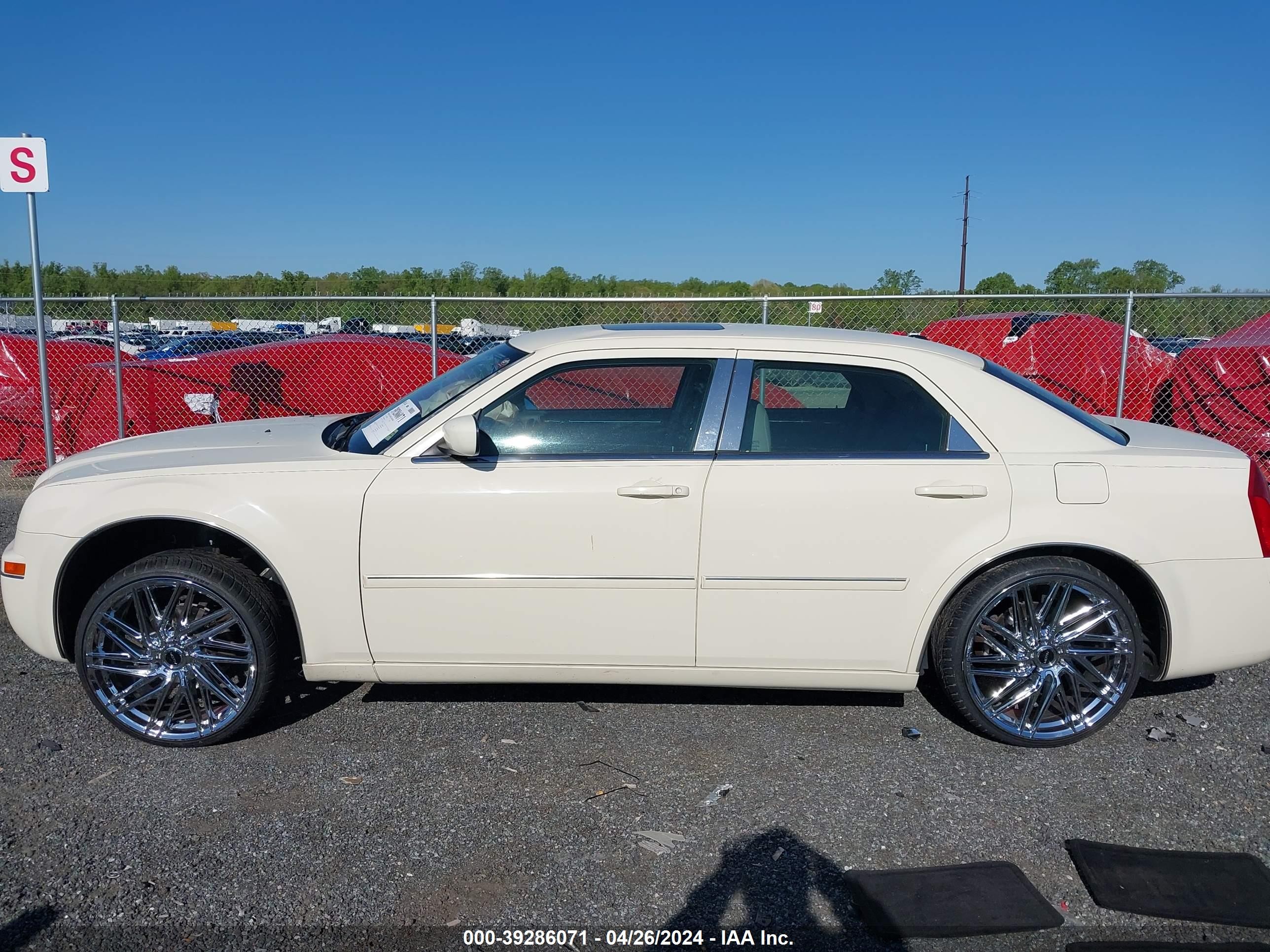 Photo 13 VIN: 2C3KA53G06H524026 - CHRYSLER 300 